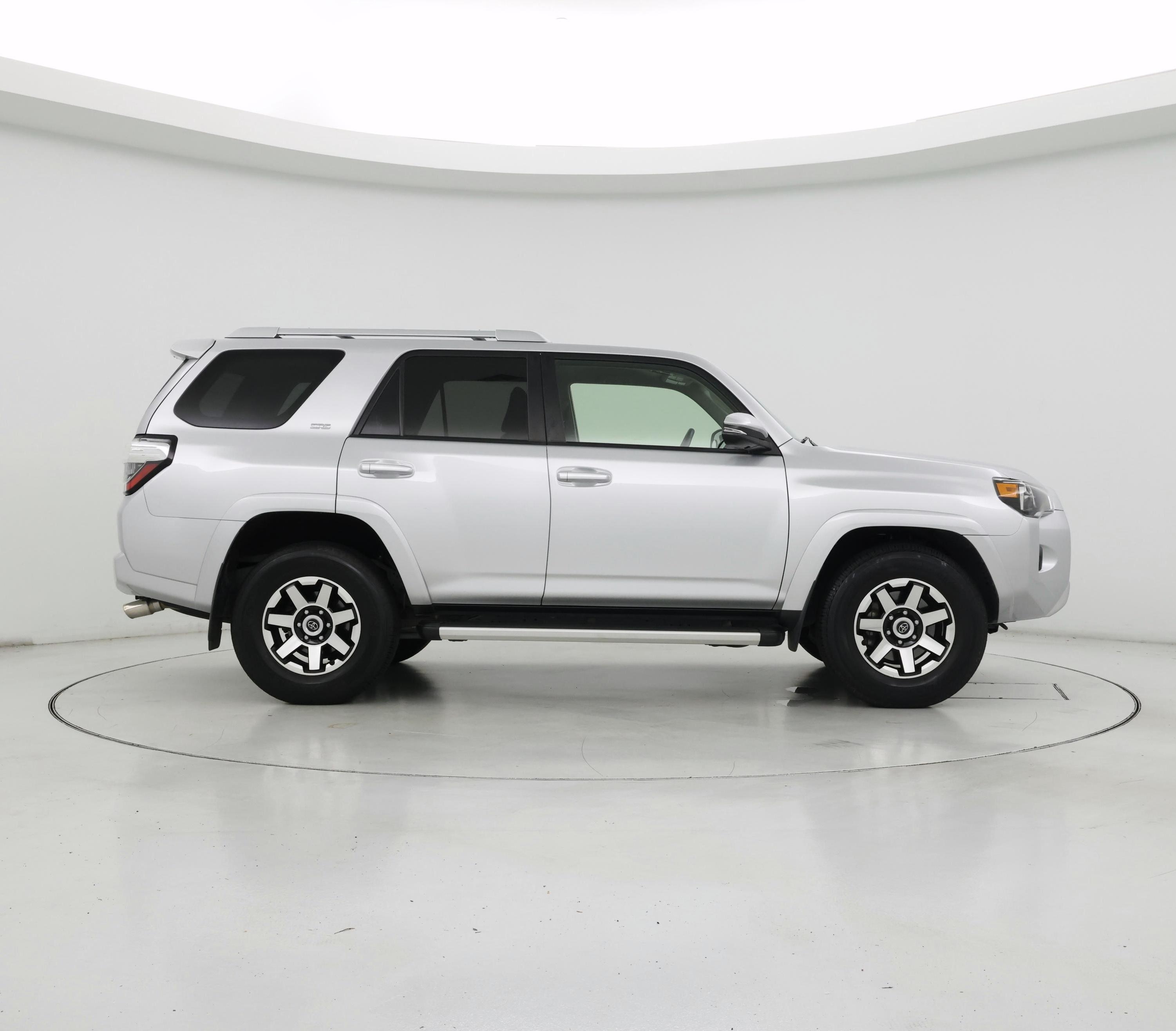 Thumbnail: 2017 Toyota 4Runner - 7