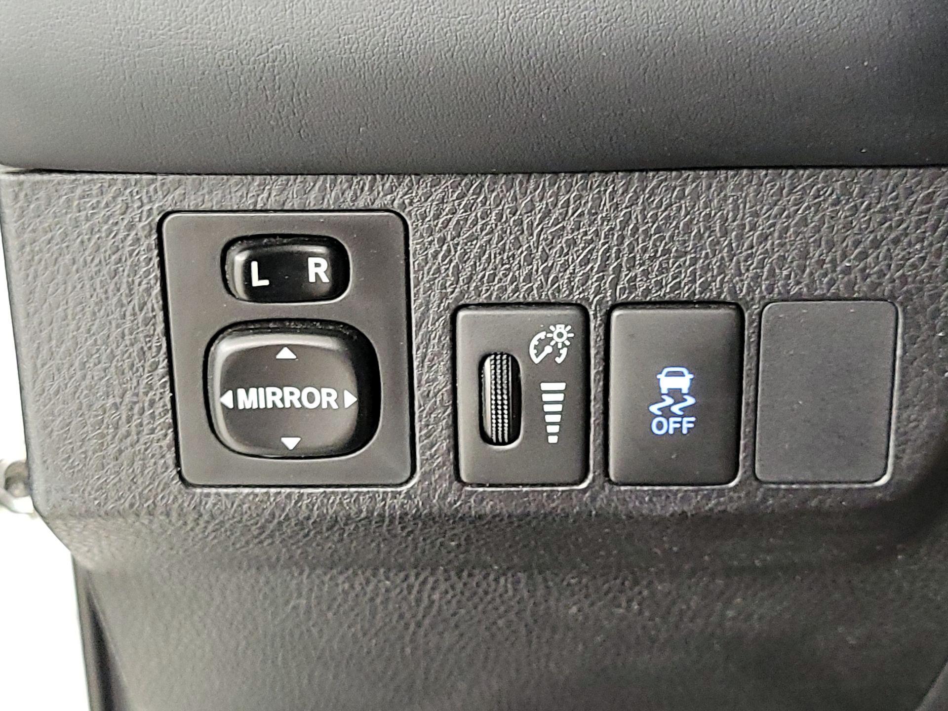 Thumbnail: 2014 Toyota RAV4 - 13
