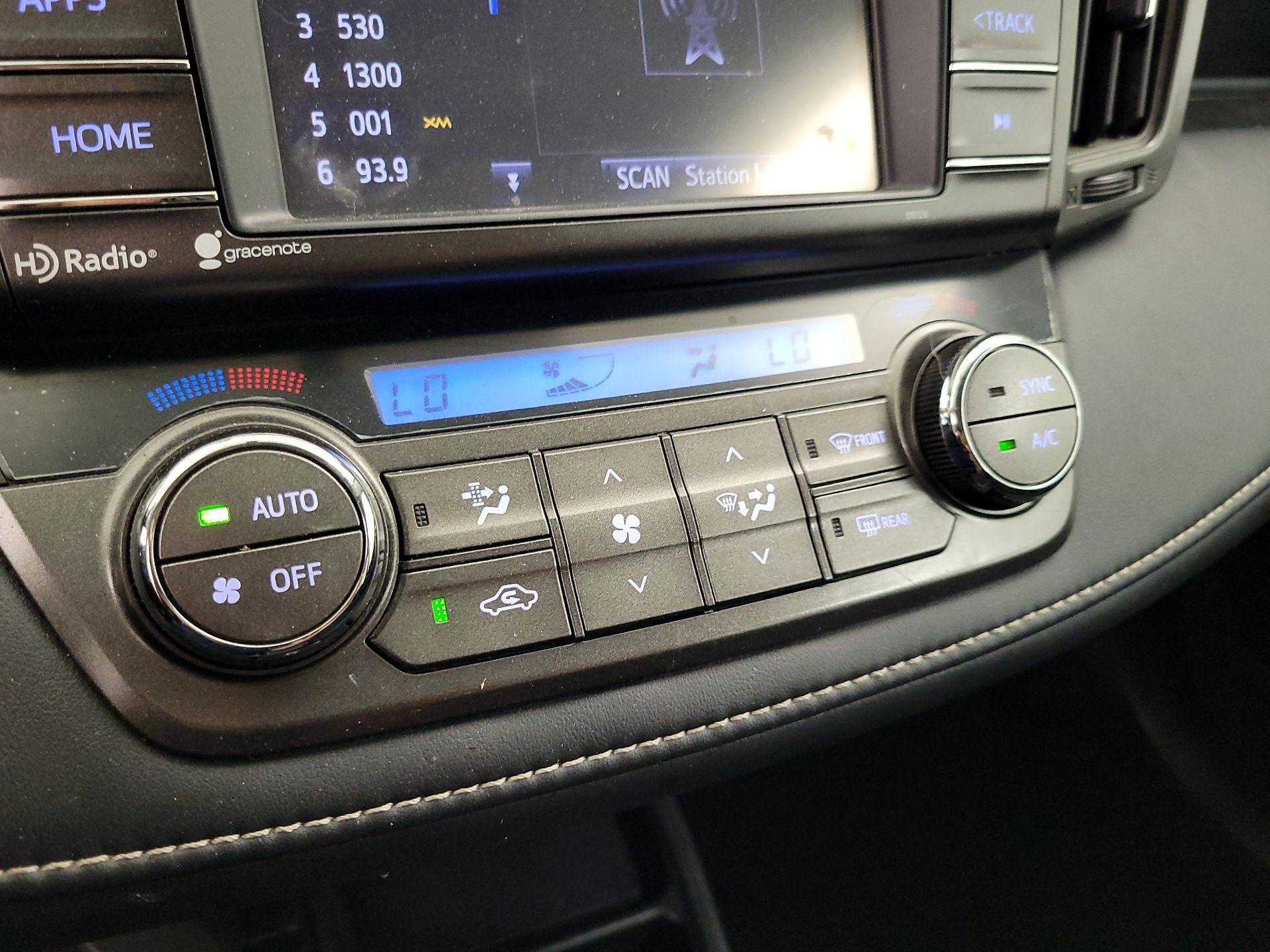 Thumbnail: 2014 Toyota RAV4 - 16