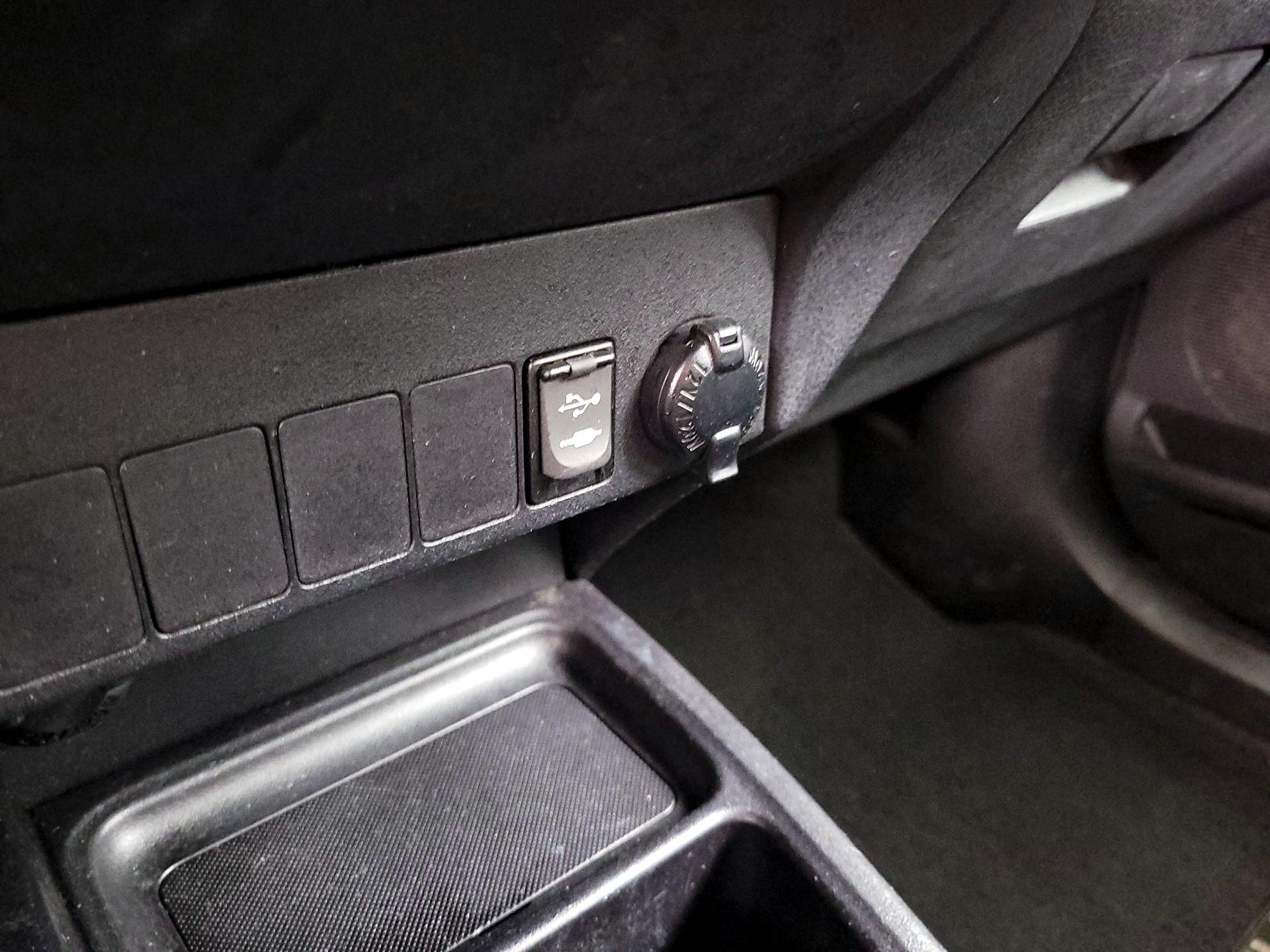 Thumbnail: 2014 Toyota RAV4 - 18