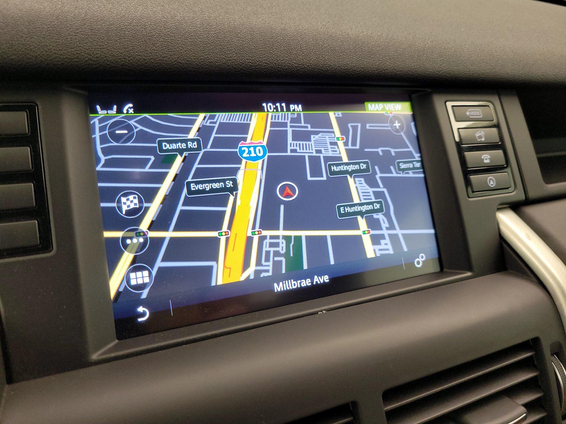 Thumbnail: 2019 Land Rover Discovery Sport - 14