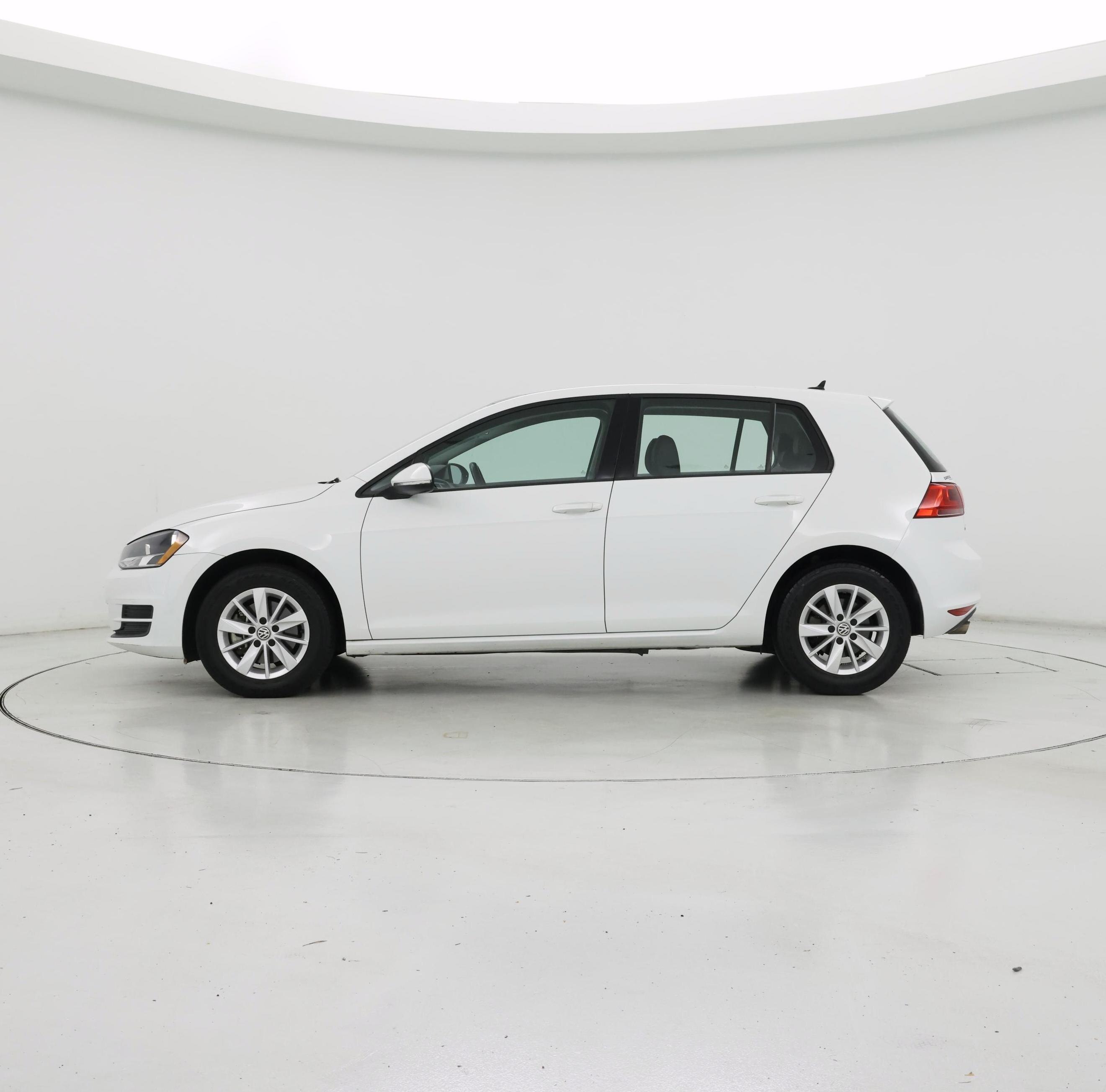 Thumbnail: 2015 Volkswagen Golf - 3