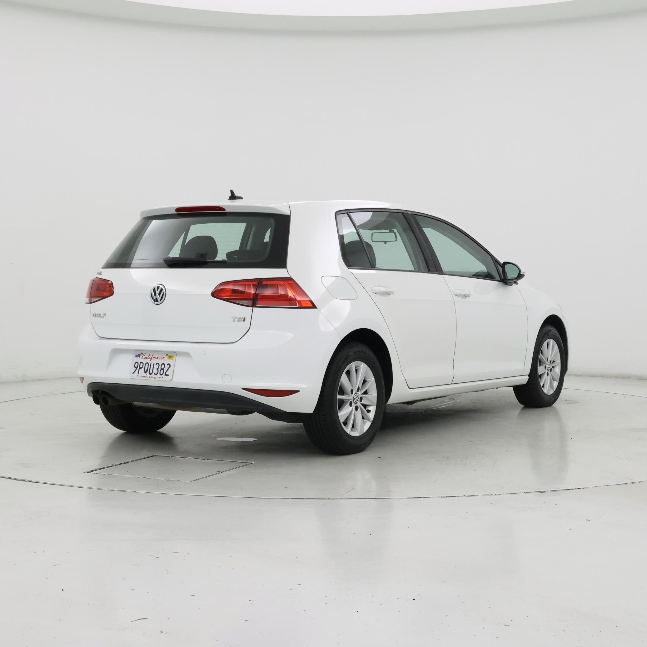 Thumbnail: 2015 Volkswagen Golf - 8