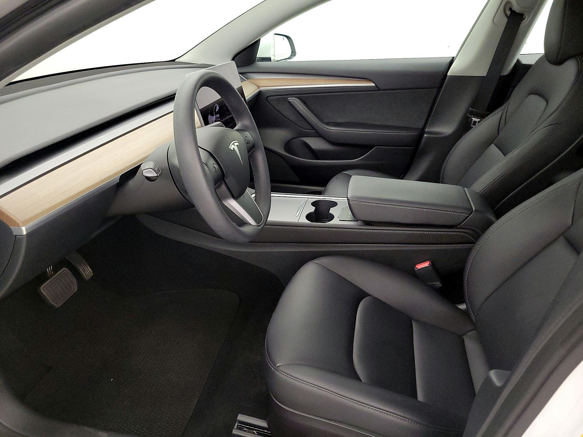Thumbnail: 2023 Tesla Model 3 - 11