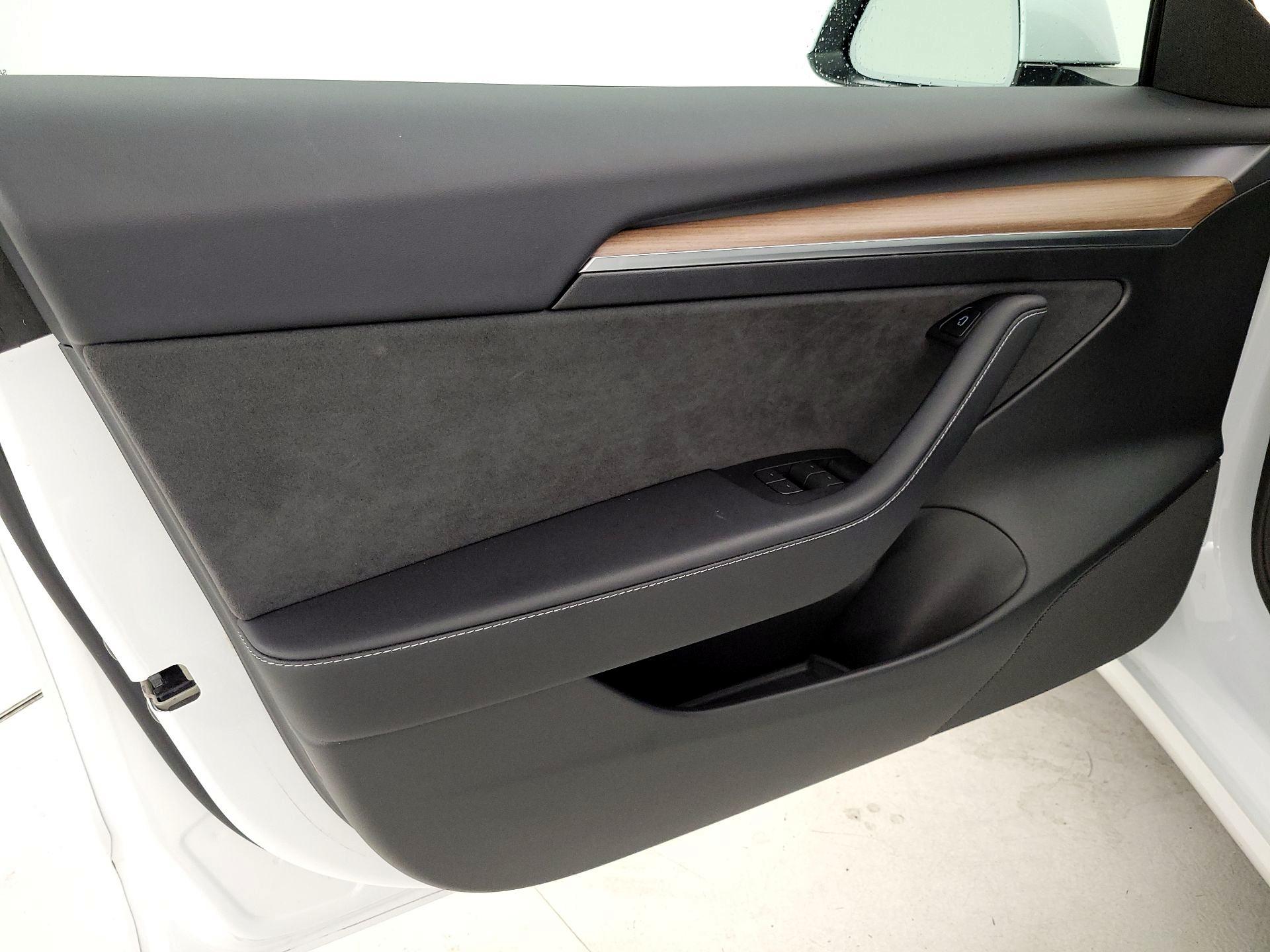 Thumbnail: 2023 Tesla Model 3 - 12