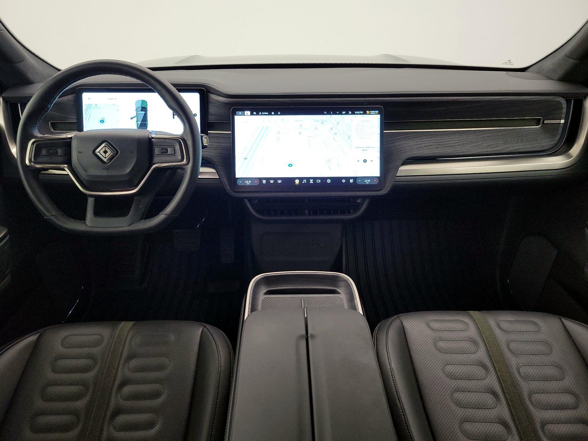 Thumbnail: 2025 Rivian R1S - 9