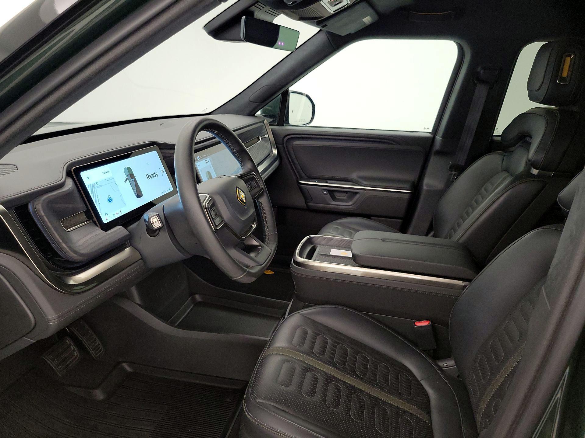 Thumbnail: 2025 Rivian R1S - 11