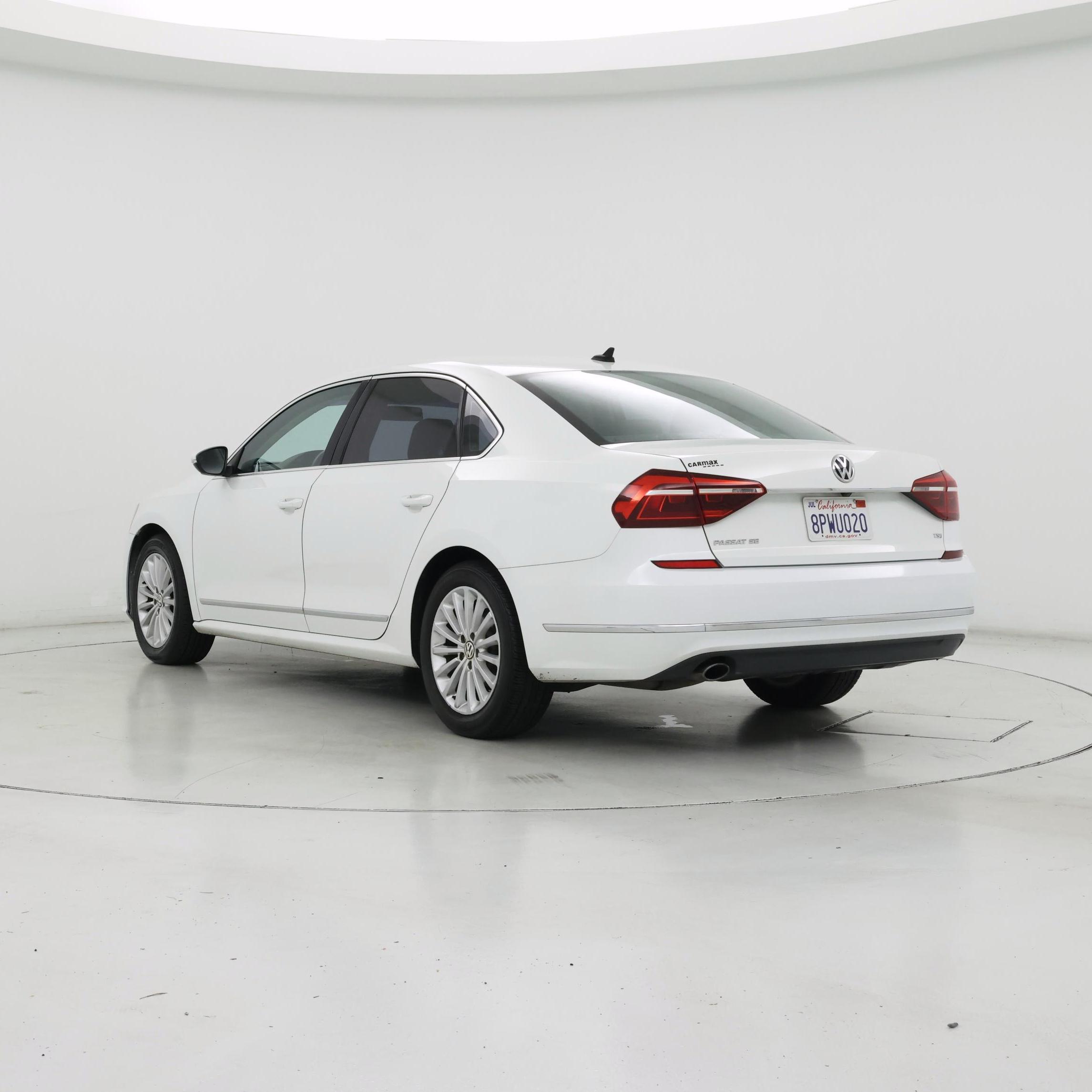 Thumbnail: 2017 Volkswagen Passat - 2