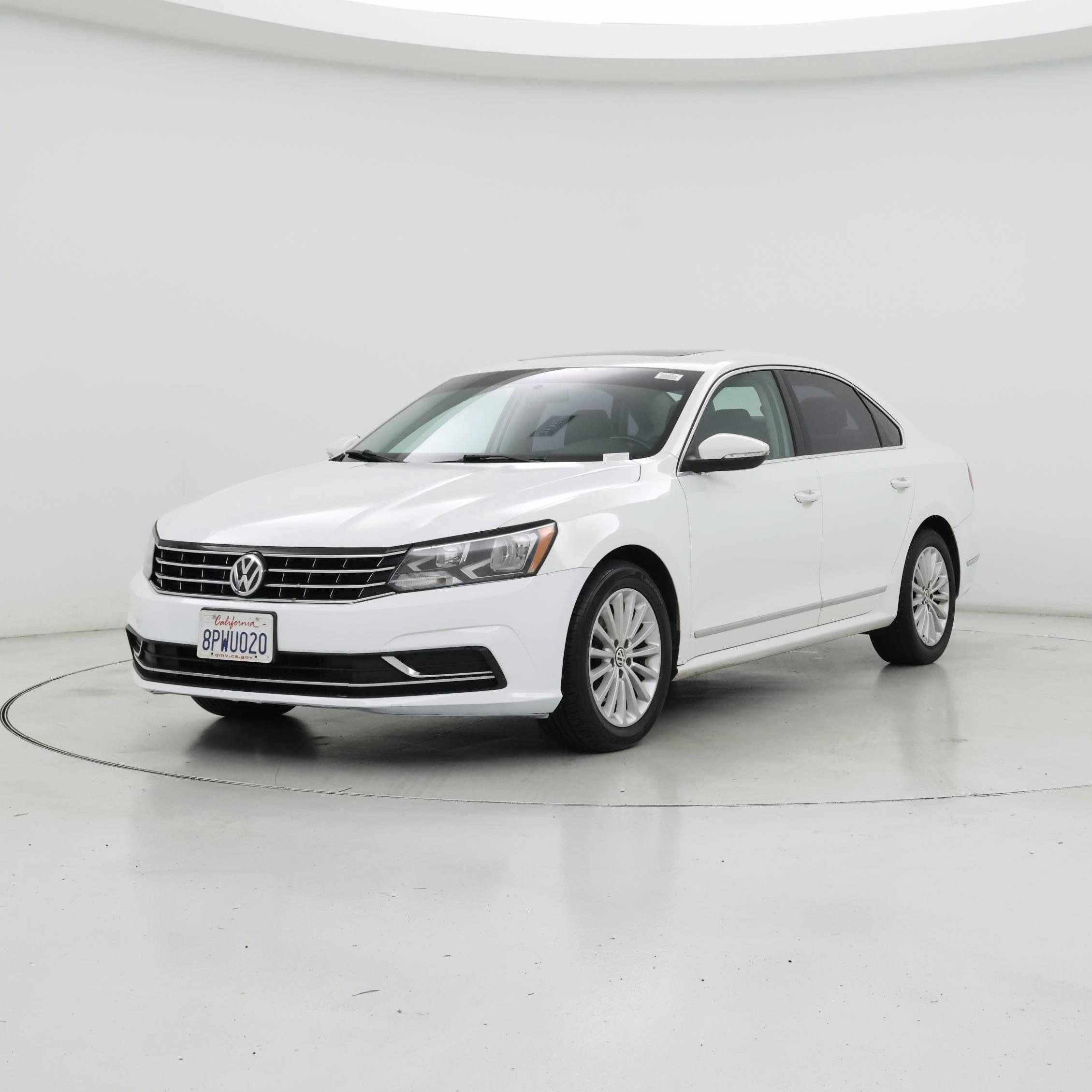 Thumbnail: 2017 Volkswagen Passat - 4