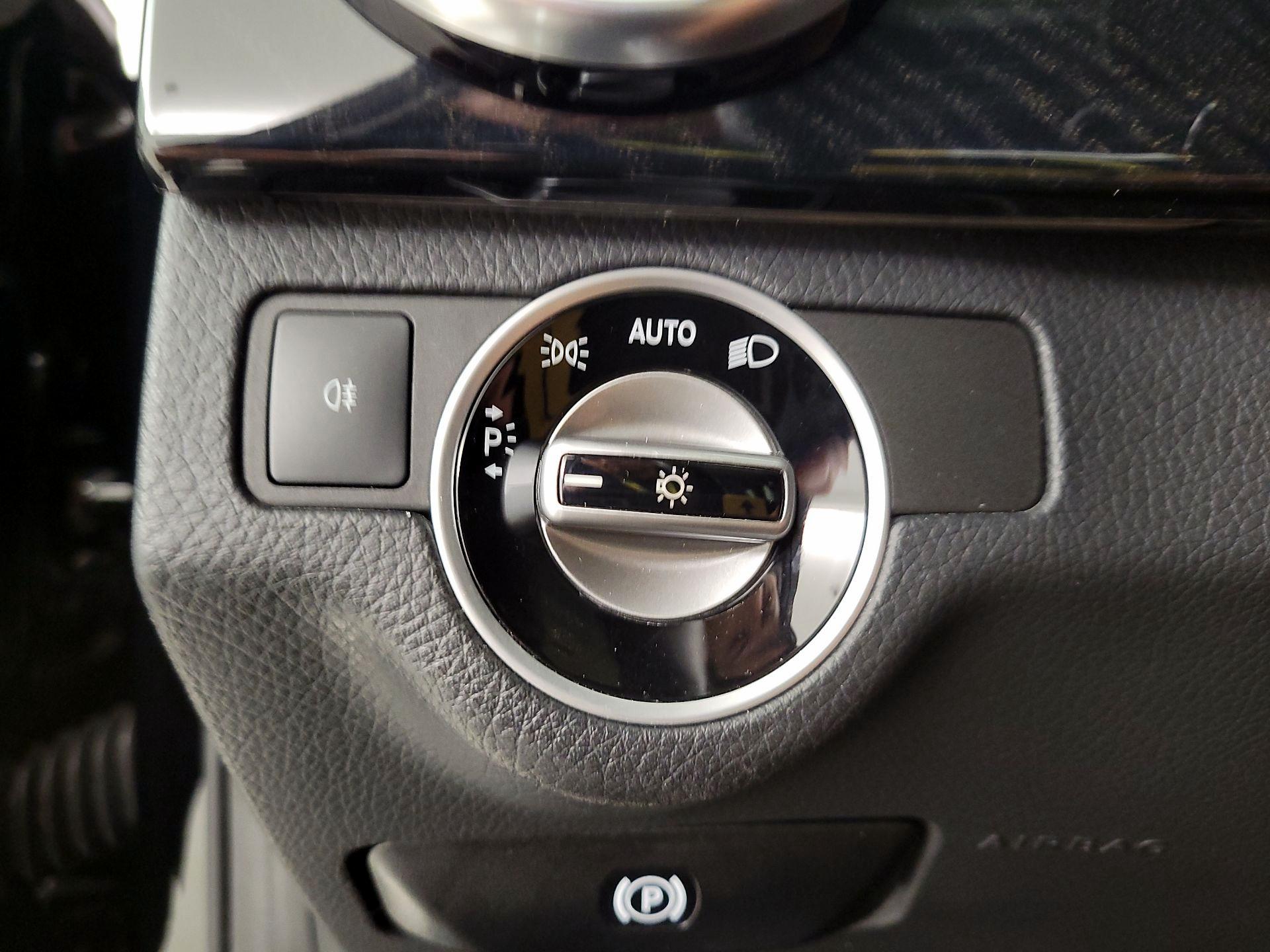 Thumbnail: 2015 Mercedes-Benz GLK - 13