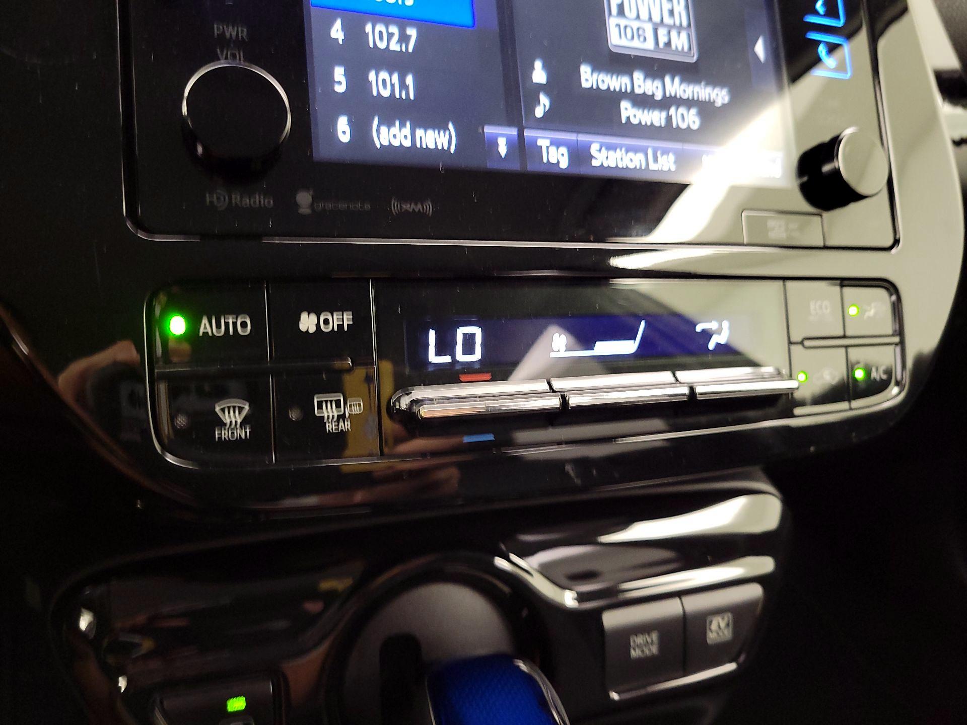 Thumbnail: 2018 Toyota Prius - 17