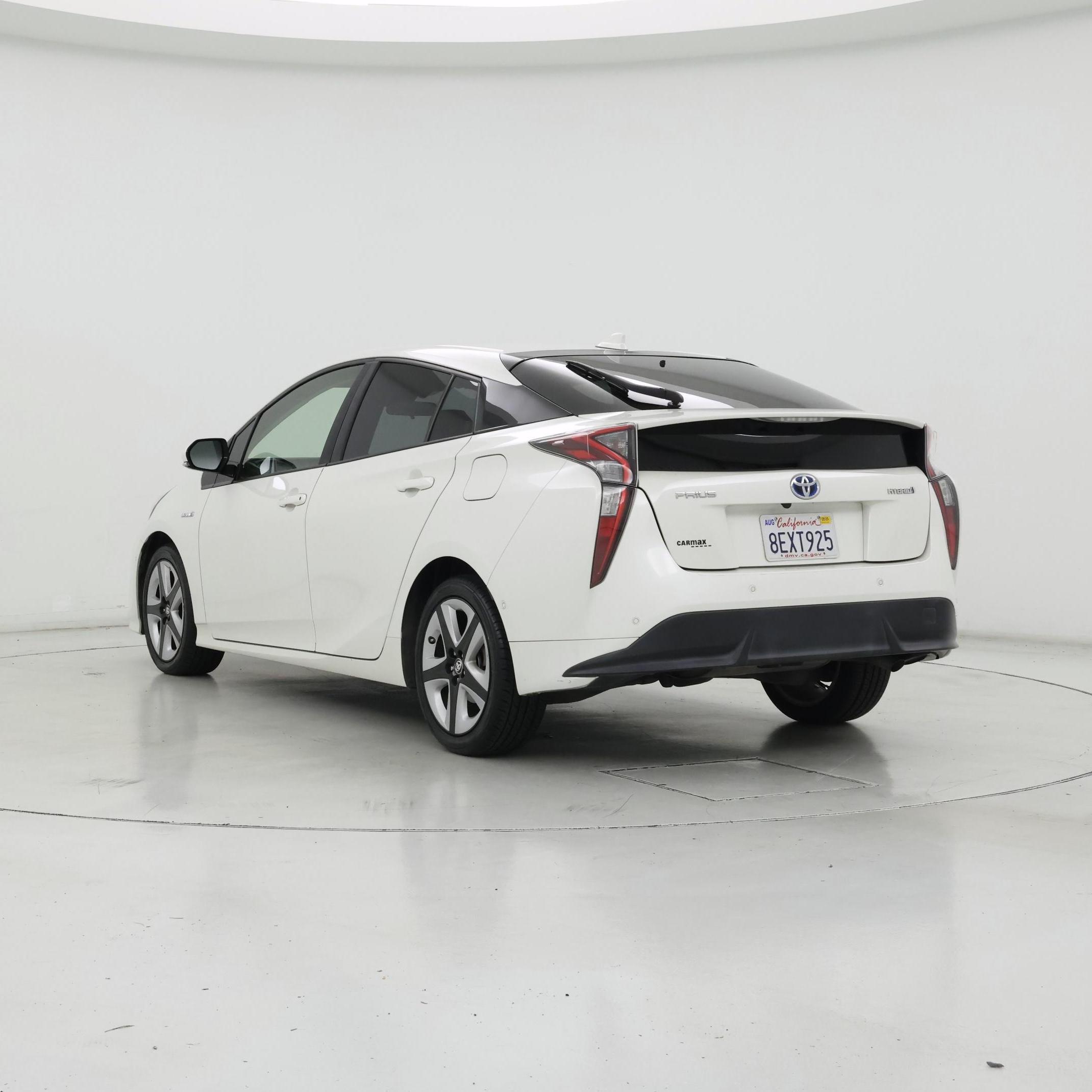 Thumbnail: 2018 Toyota Prius - 2