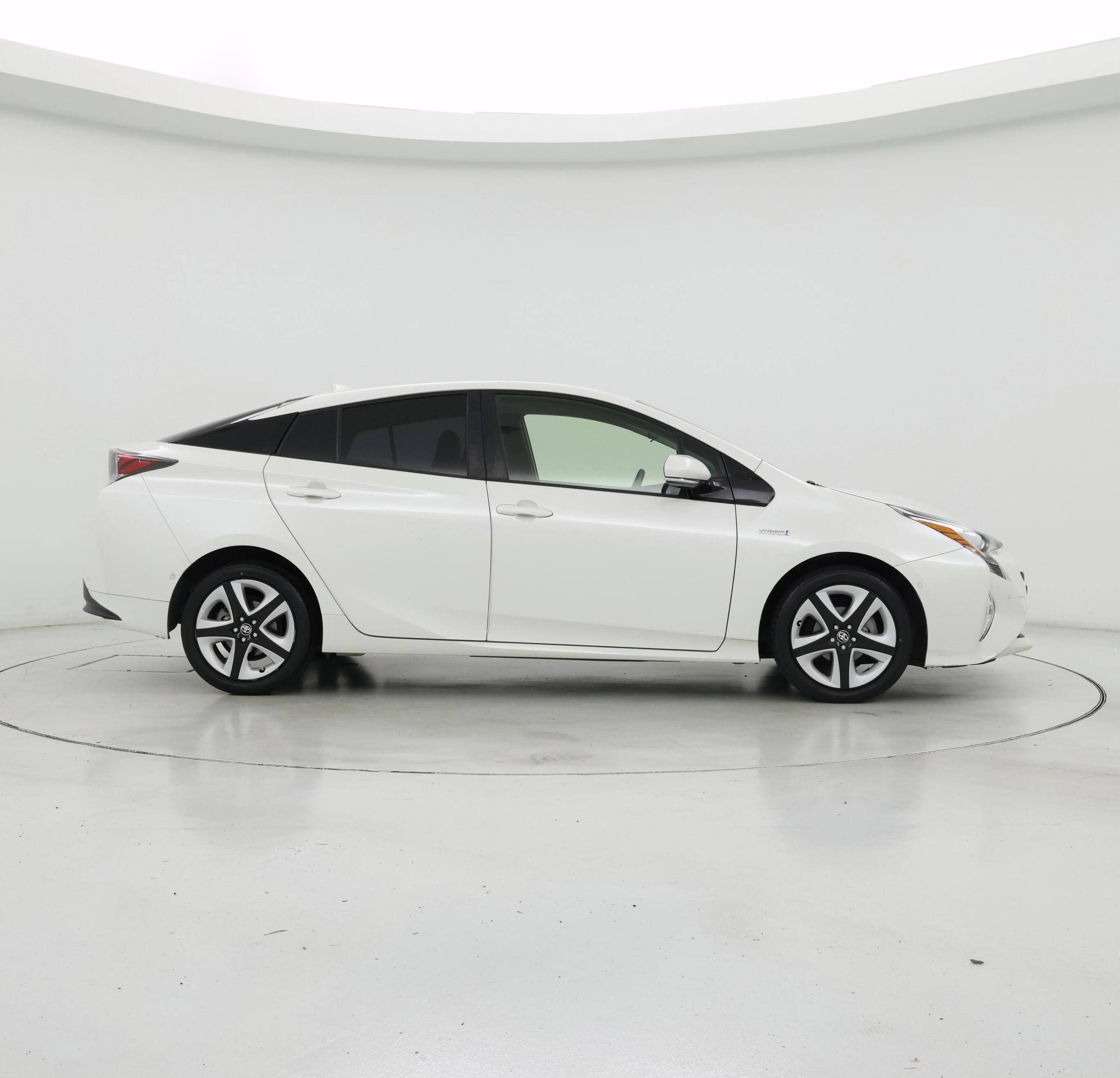 Thumbnail: 2018 Toyota Prius - 7