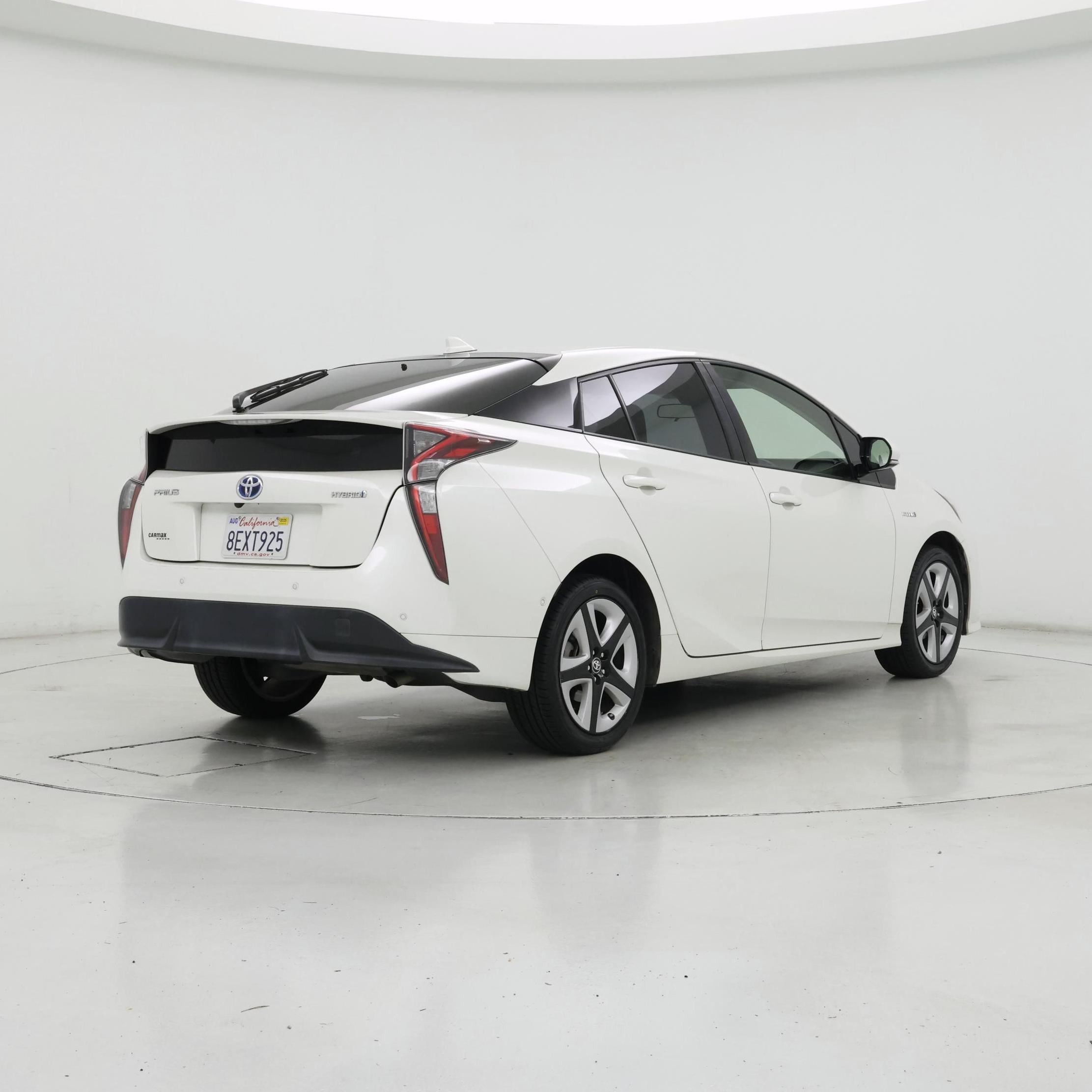 Thumbnail: 2018 Toyota Prius - 8