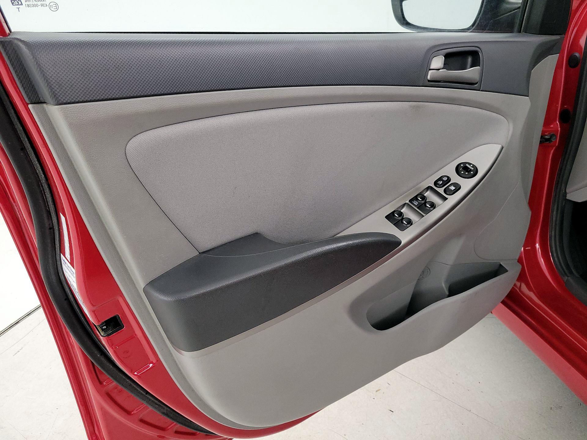 Thumbnail: 2015 Hyundai Accent - 12