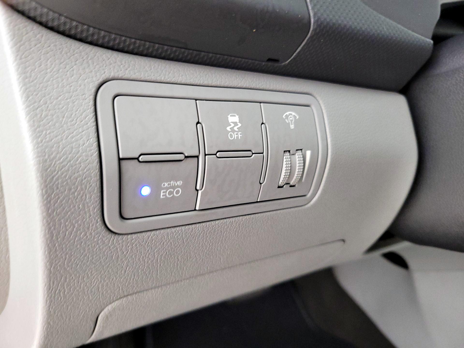Thumbnail: 2015 Hyundai Accent - 13
