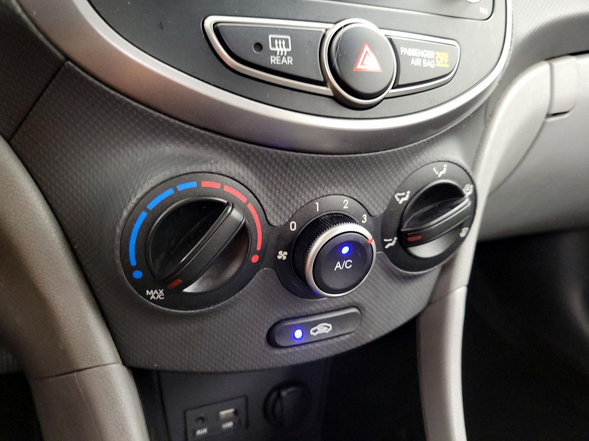 Thumbnail: 2015 Hyundai Accent - 15