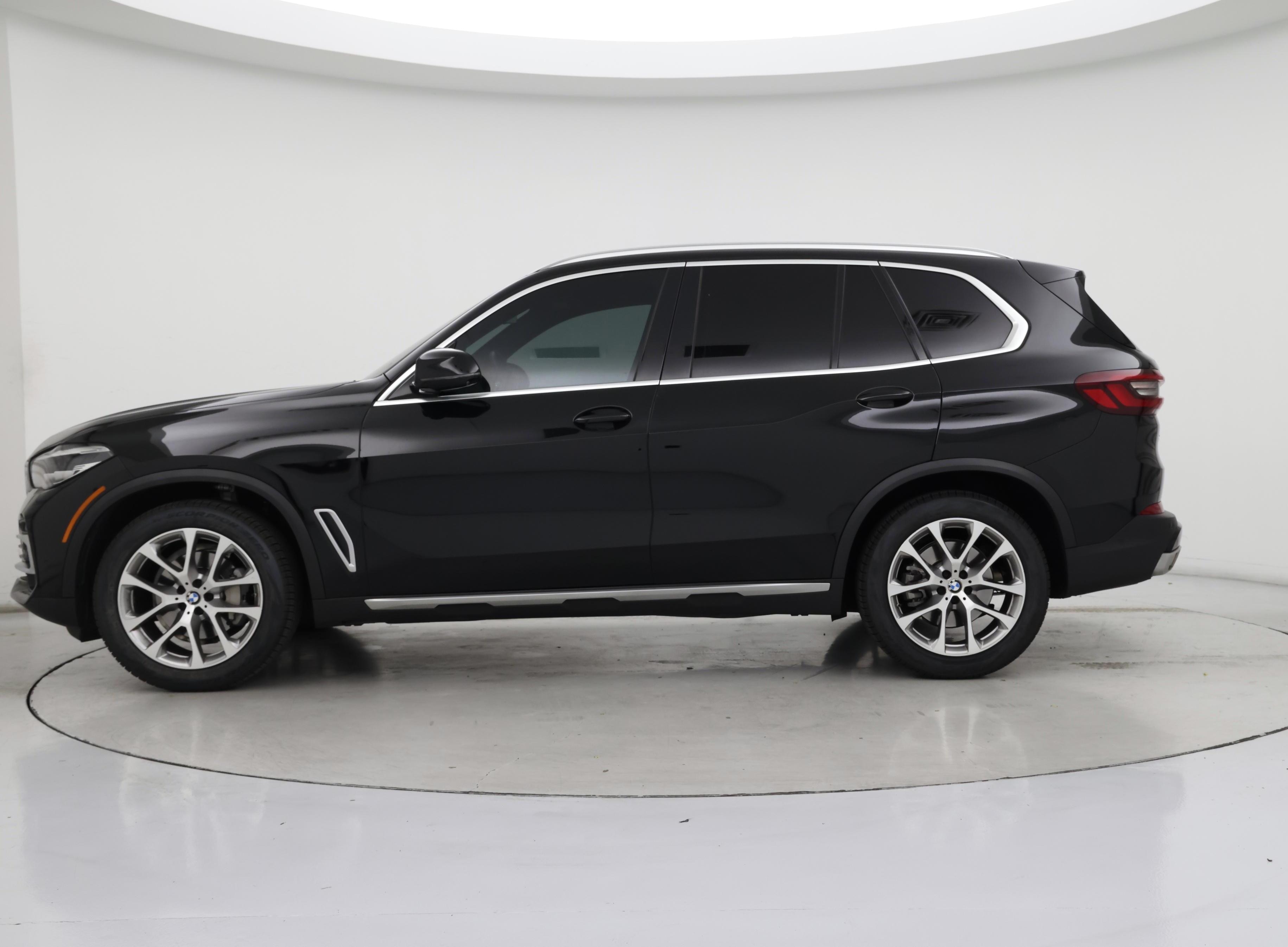 Thumbnail: 2023 BMW X5 - 3