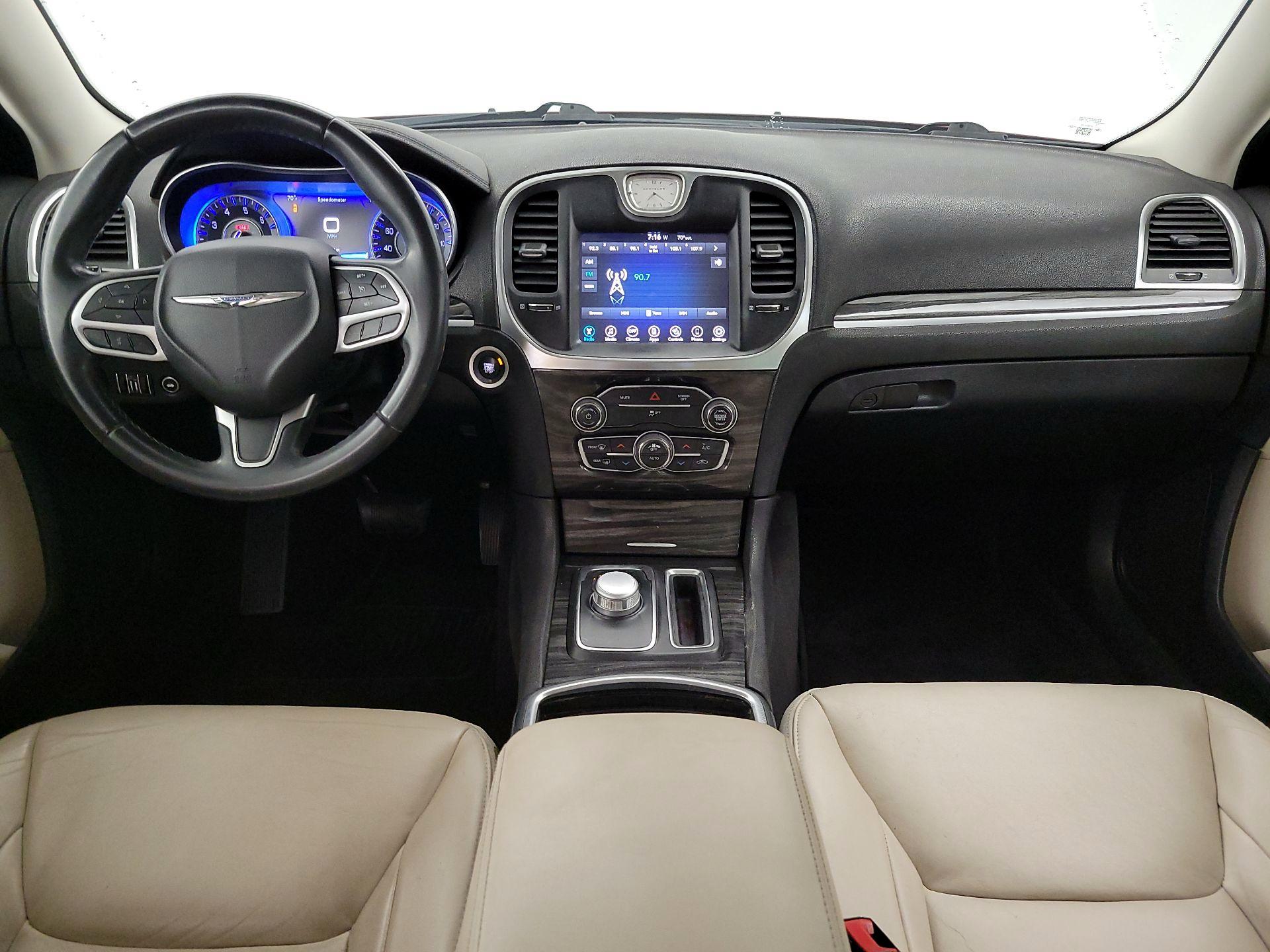 Thumbnail: 2017 Chrysler 300 - 9