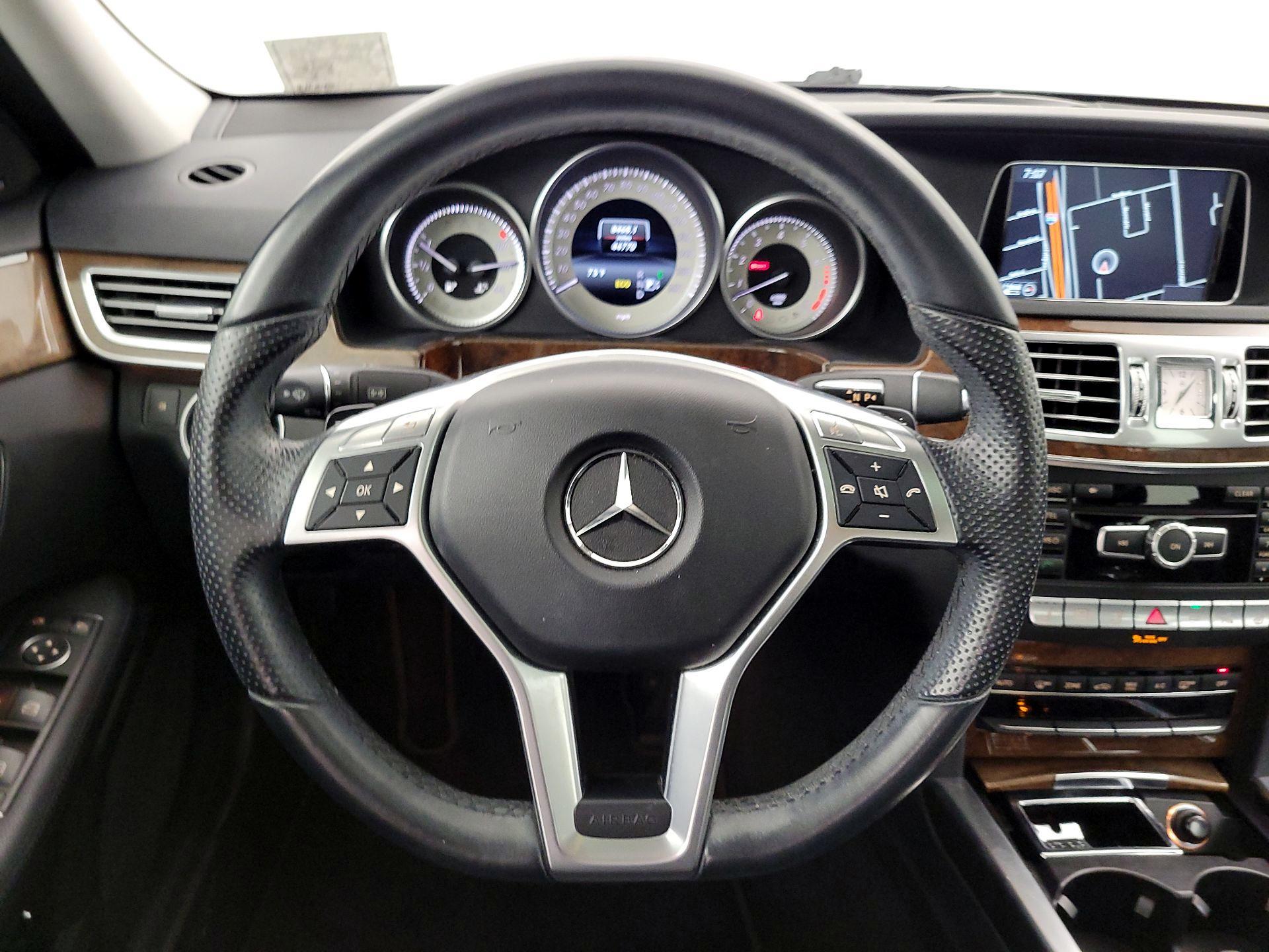Thumbnail: 2014 Mercedes-Benz E-Class - 10
