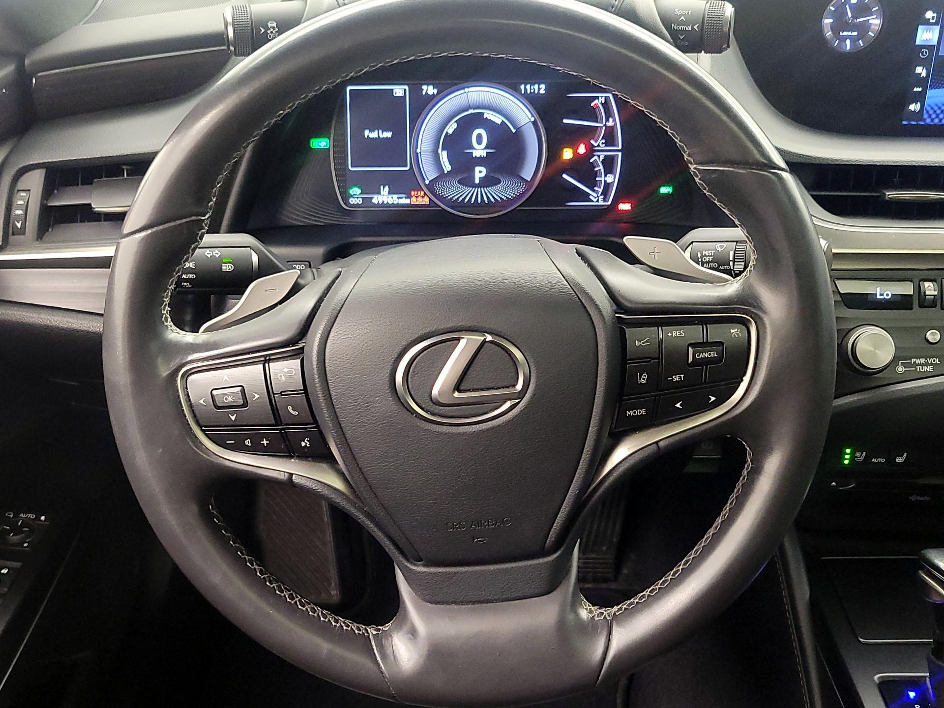 Thumbnail: 2021 Lexus ES - 10