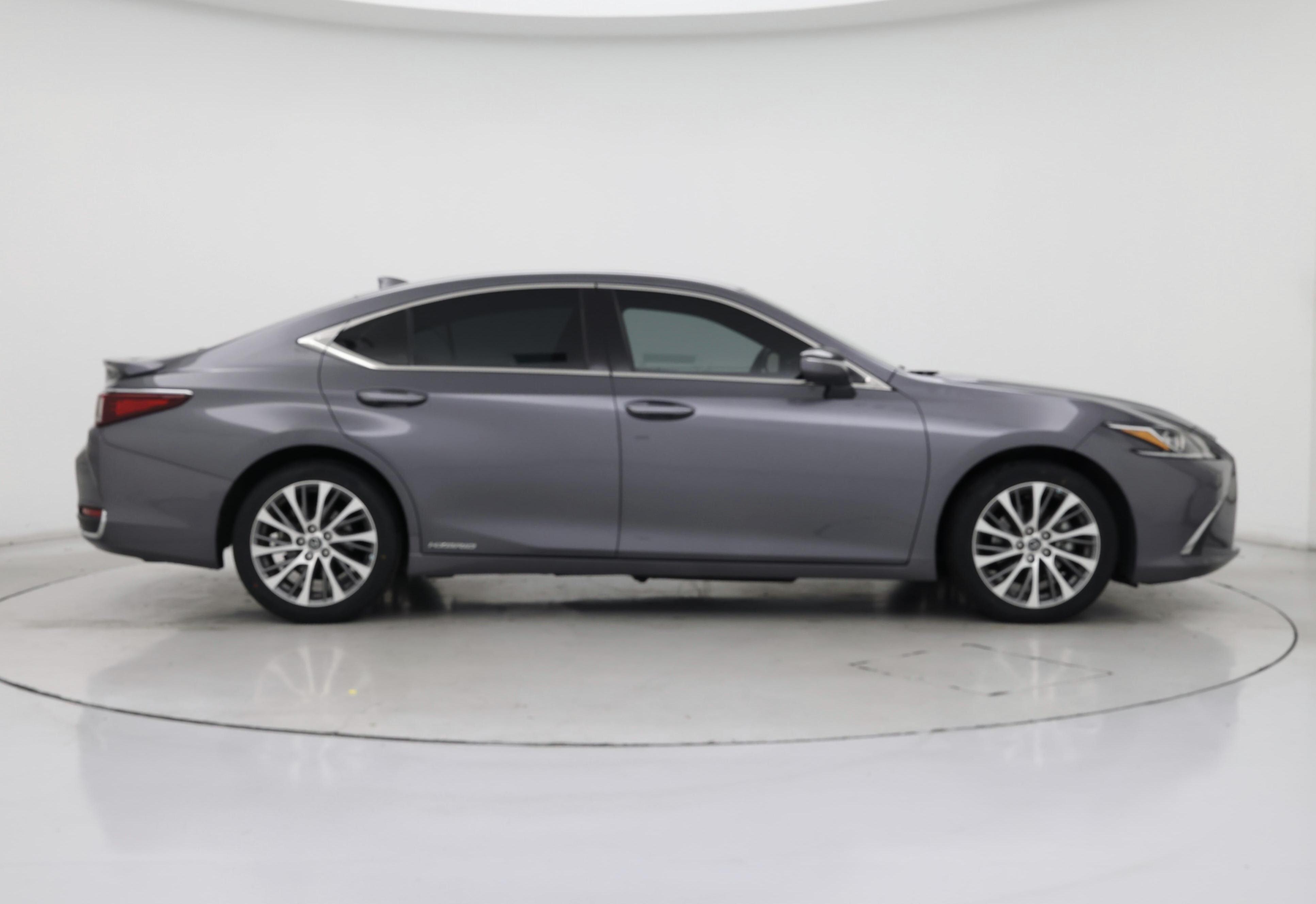 Thumbnail: 2021 Lexus ES - 7