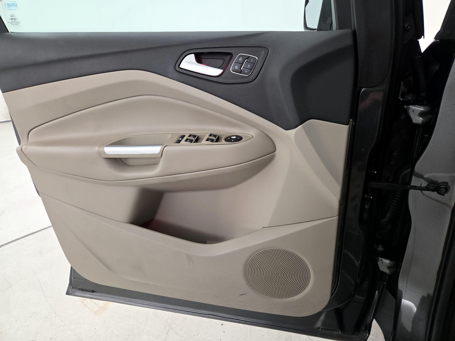 Thumbnail: 2016 Ford Escape - 12