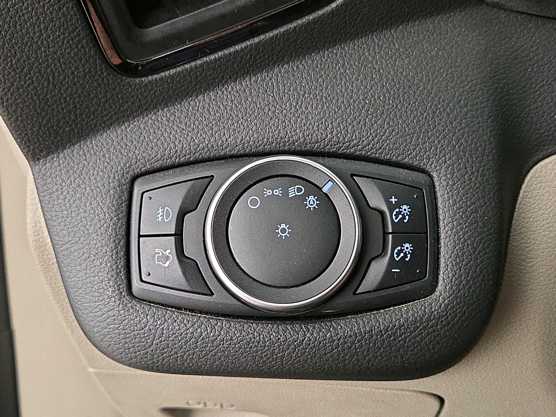 Thumbnail: 2016 Ford Escape - 13