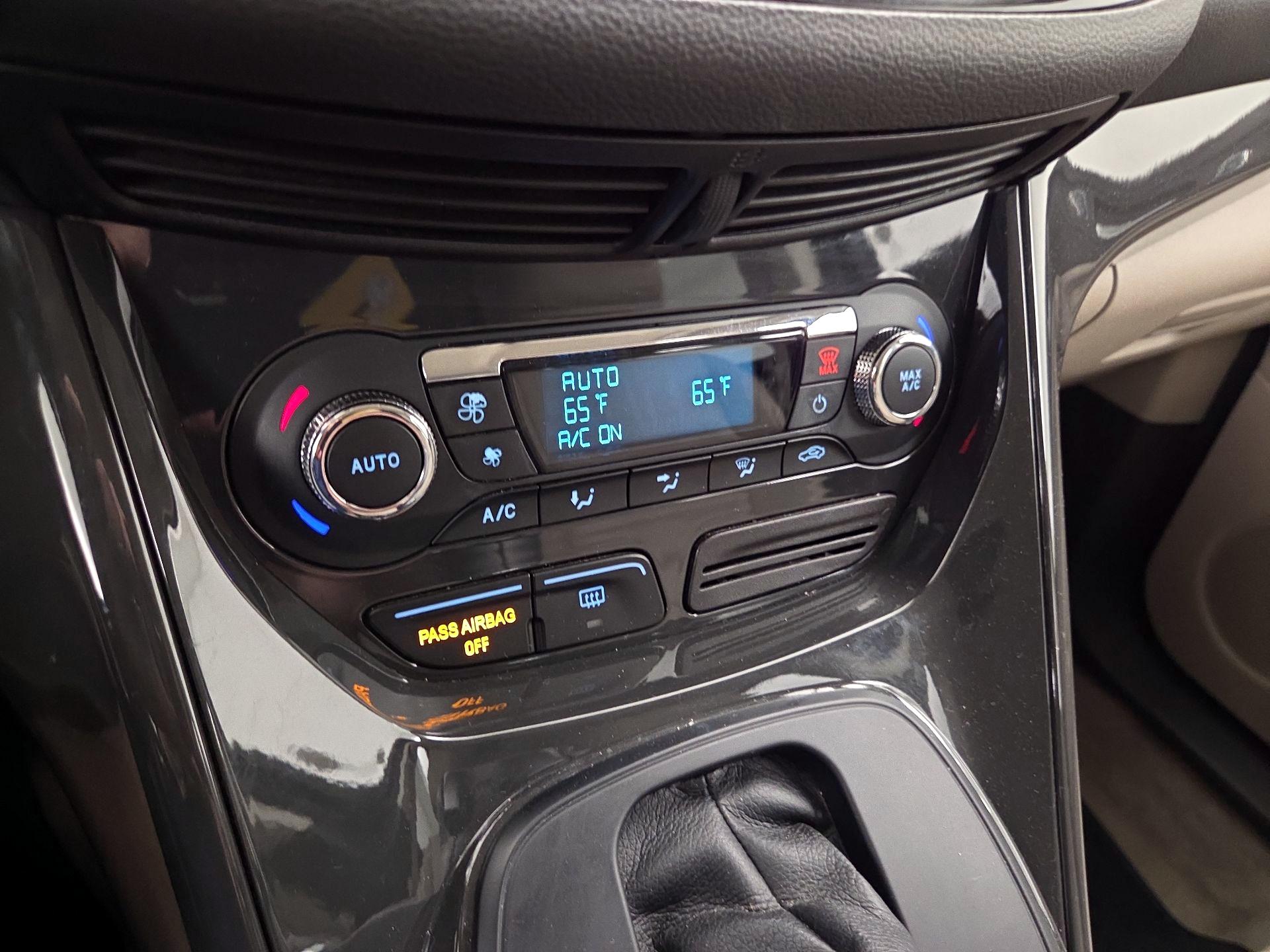 Thumbnail: 2016 Ford Escape - 17