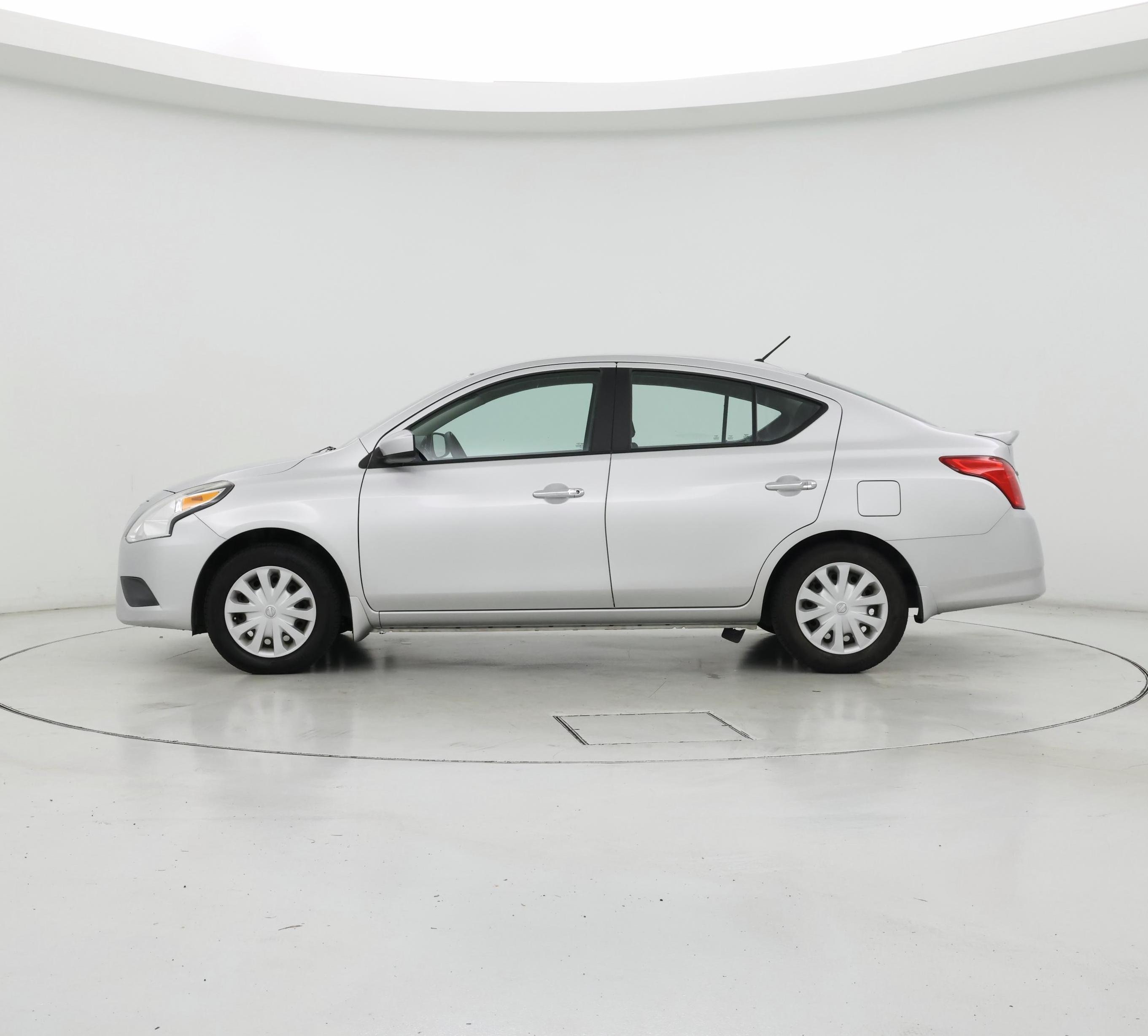 Thumbnail: 2016 Nissan Versa - 3