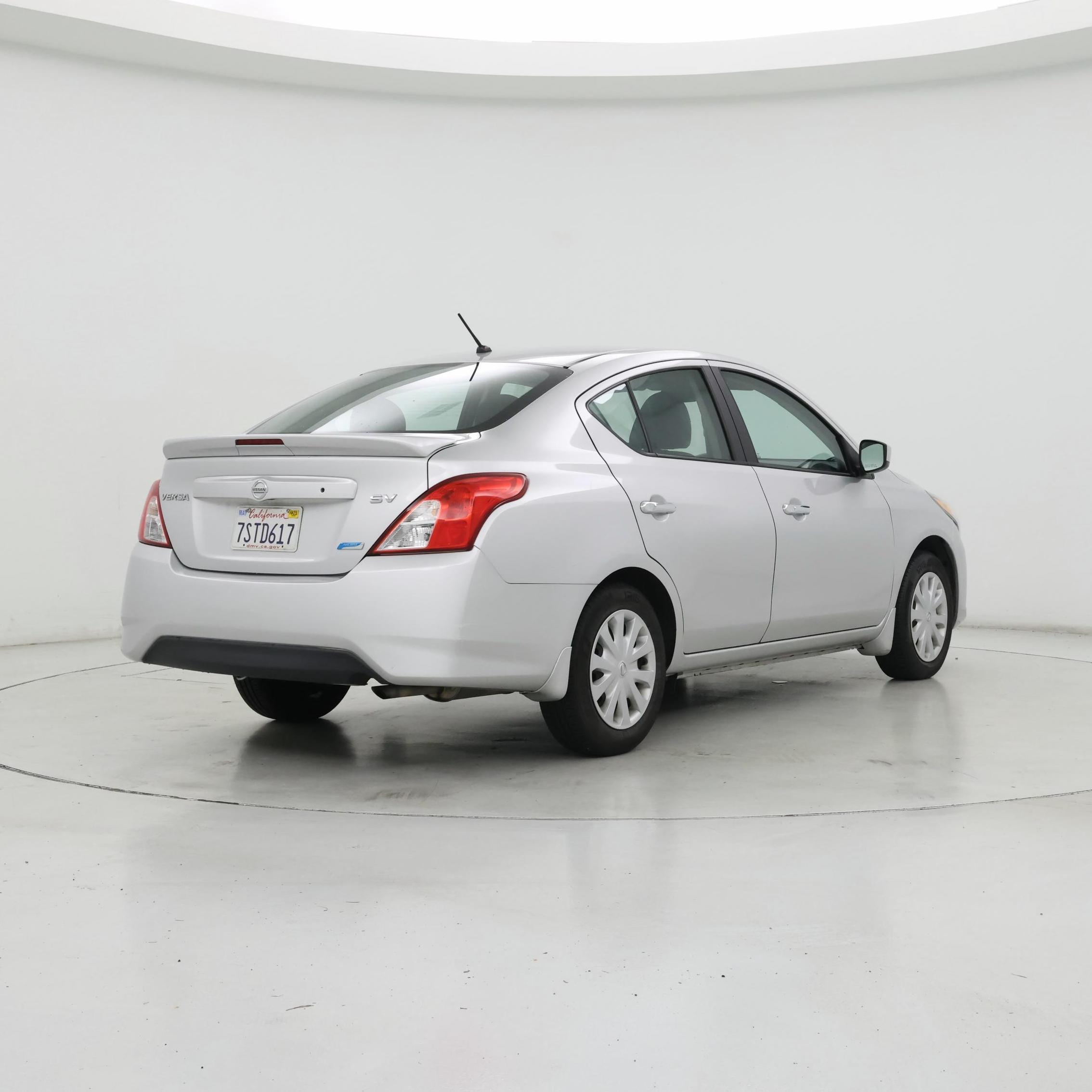 Thumbnail: 2016 Nissan Versa - 8