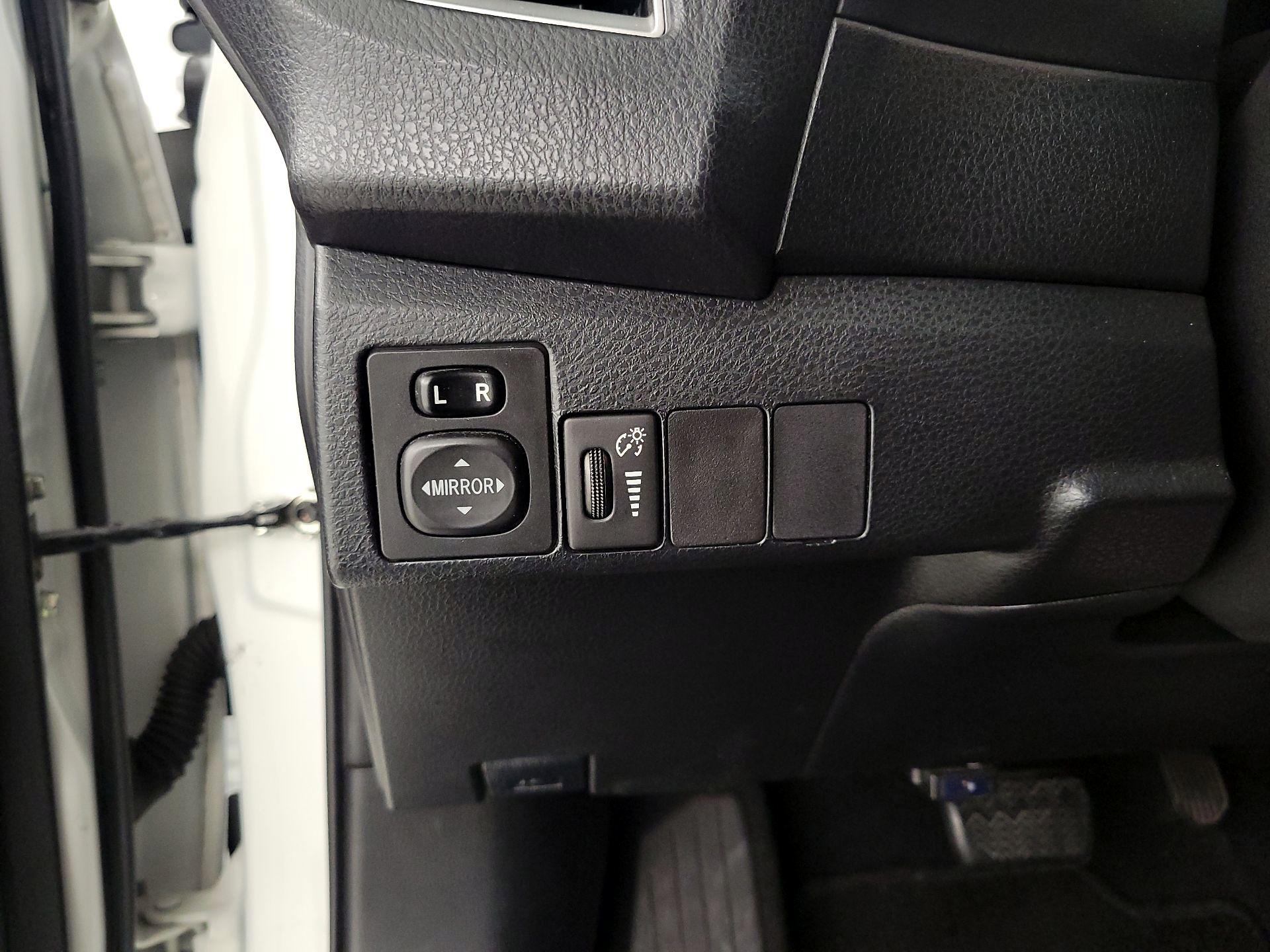 Thumbnail: 2014 Toyota Corolla - 13