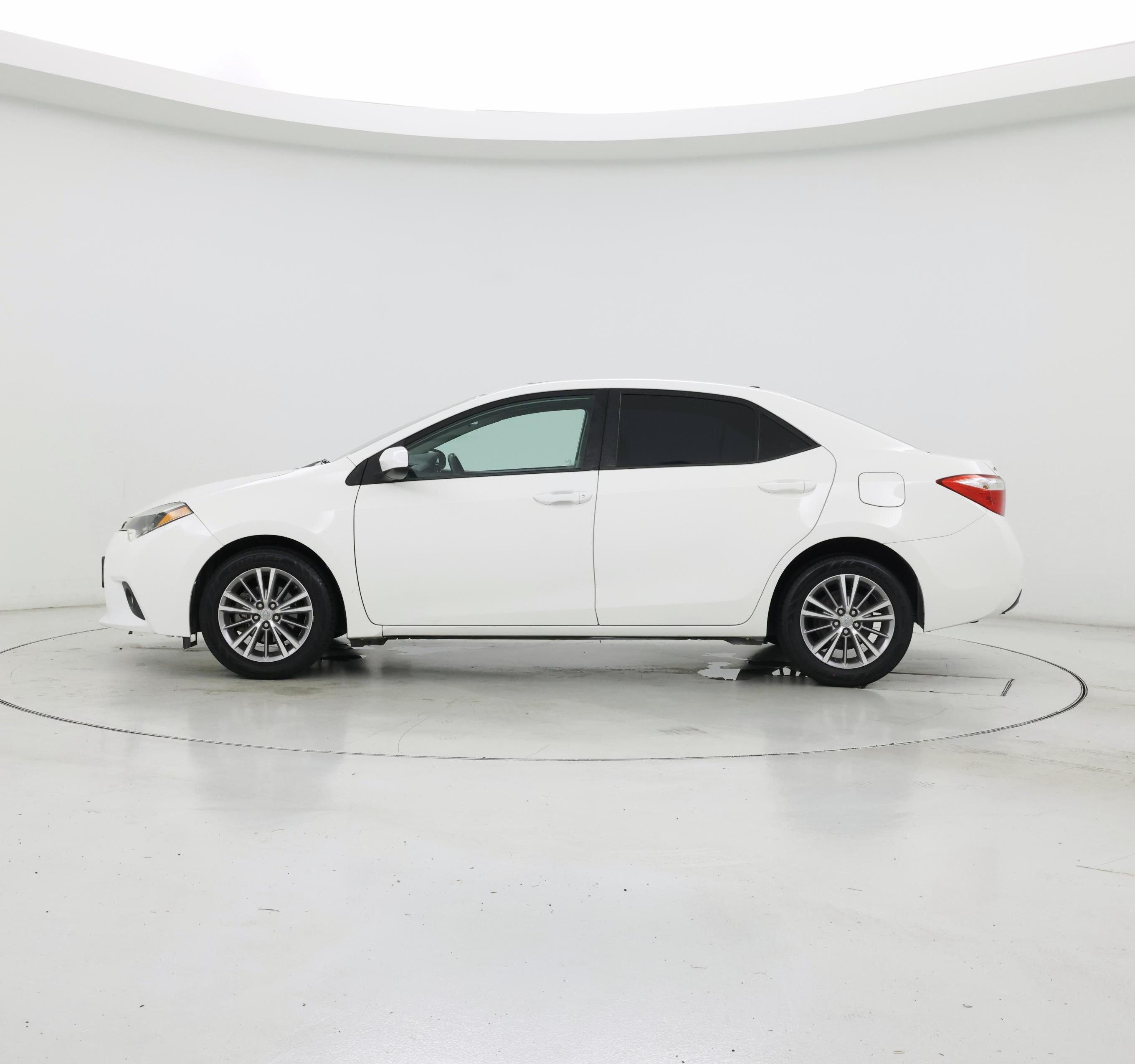 Thumbnail: 2014 Toyota Corolla - 3