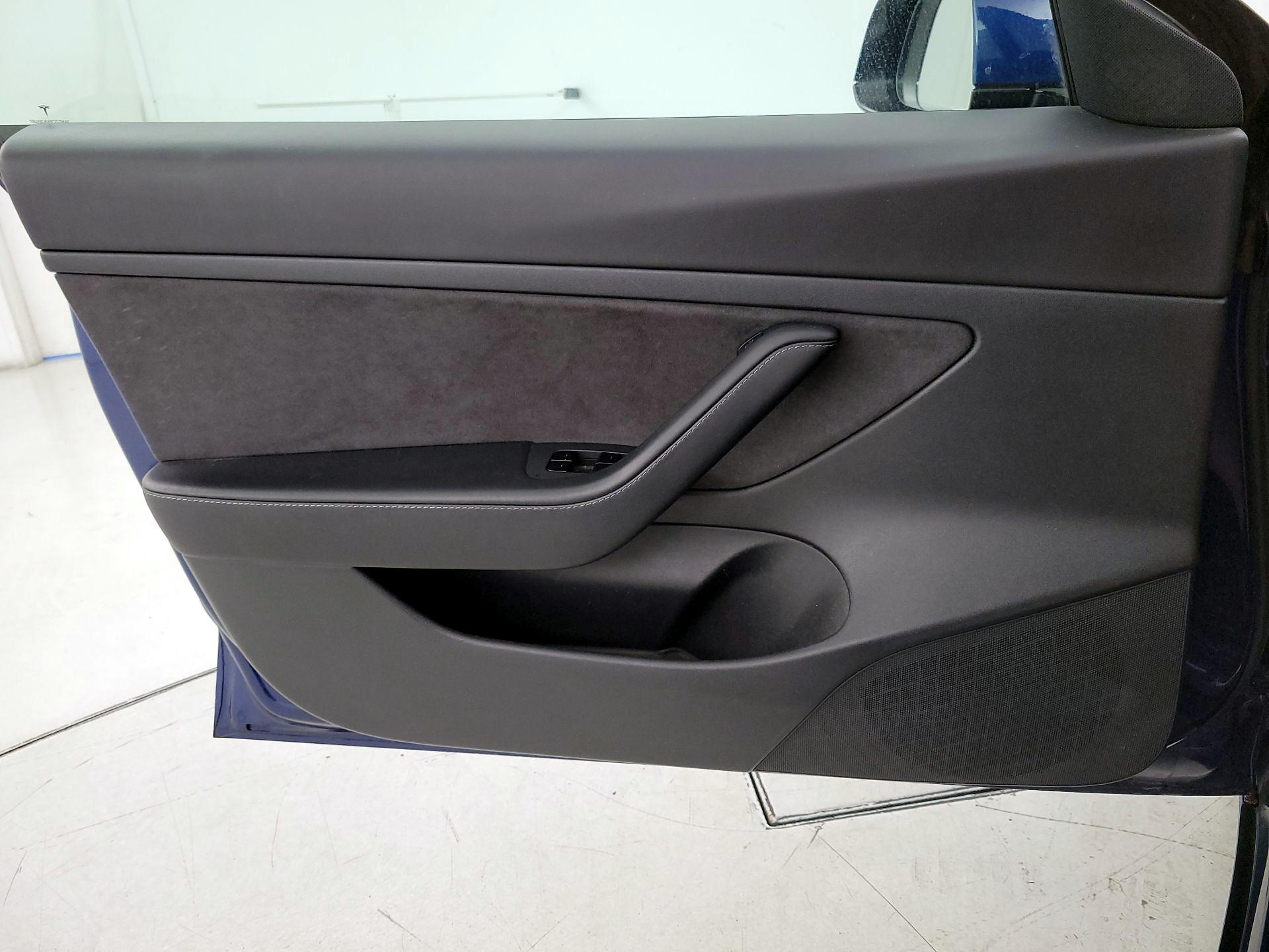 Thumbnail: 2021 Tesla Model 3 - 12