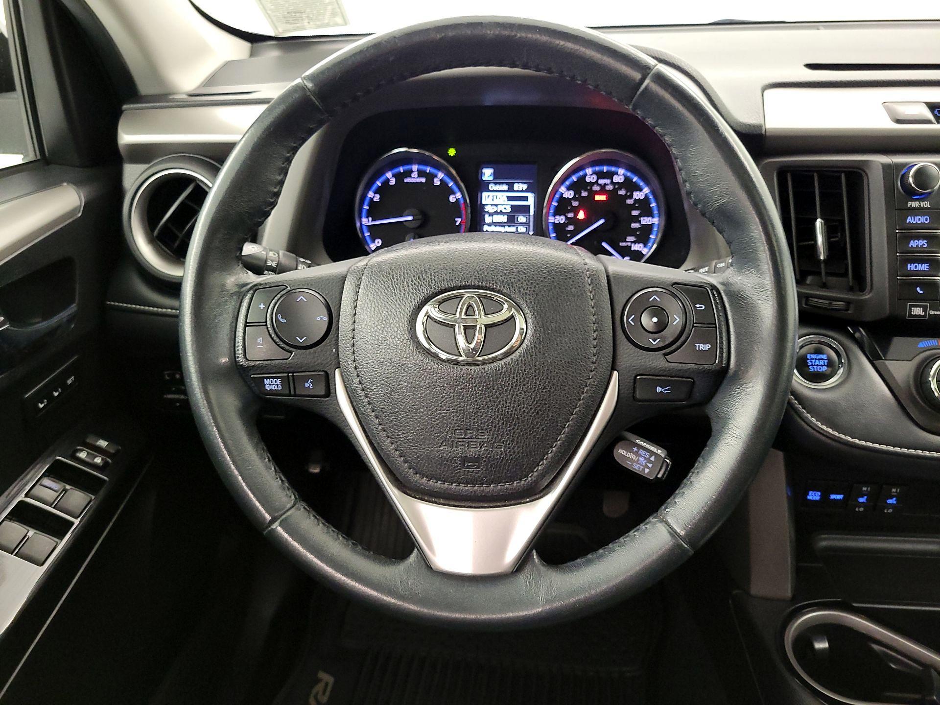 Thumbnail: 2018 Toyota RAV4 - 10
