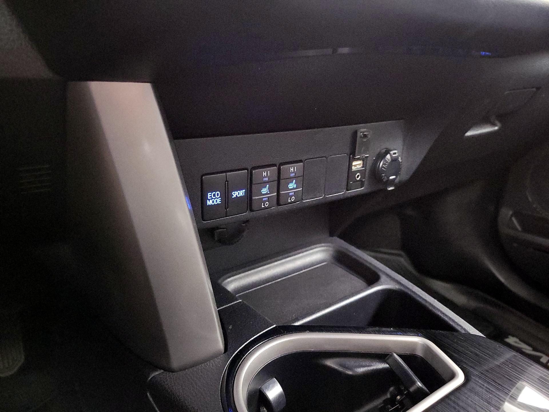 Thumbnail: 2018 Toyota RAV4 - 19