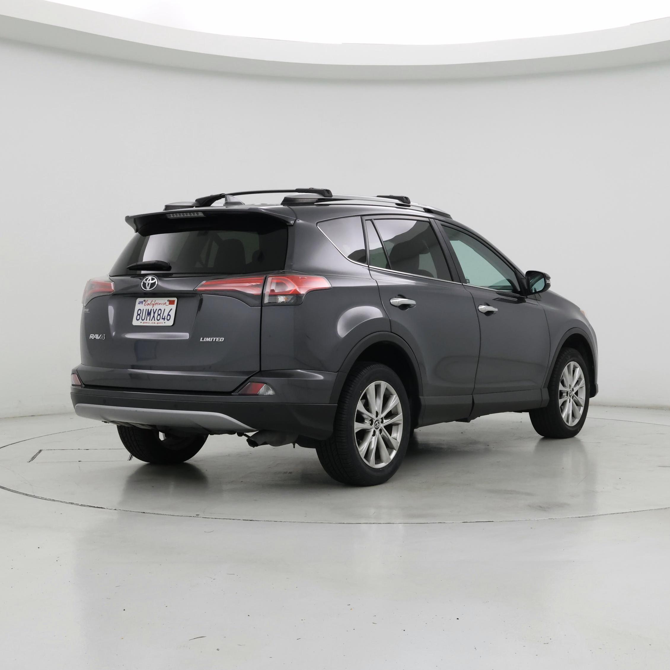 Thumbnail: 2018 Toyota RAV4 - 8