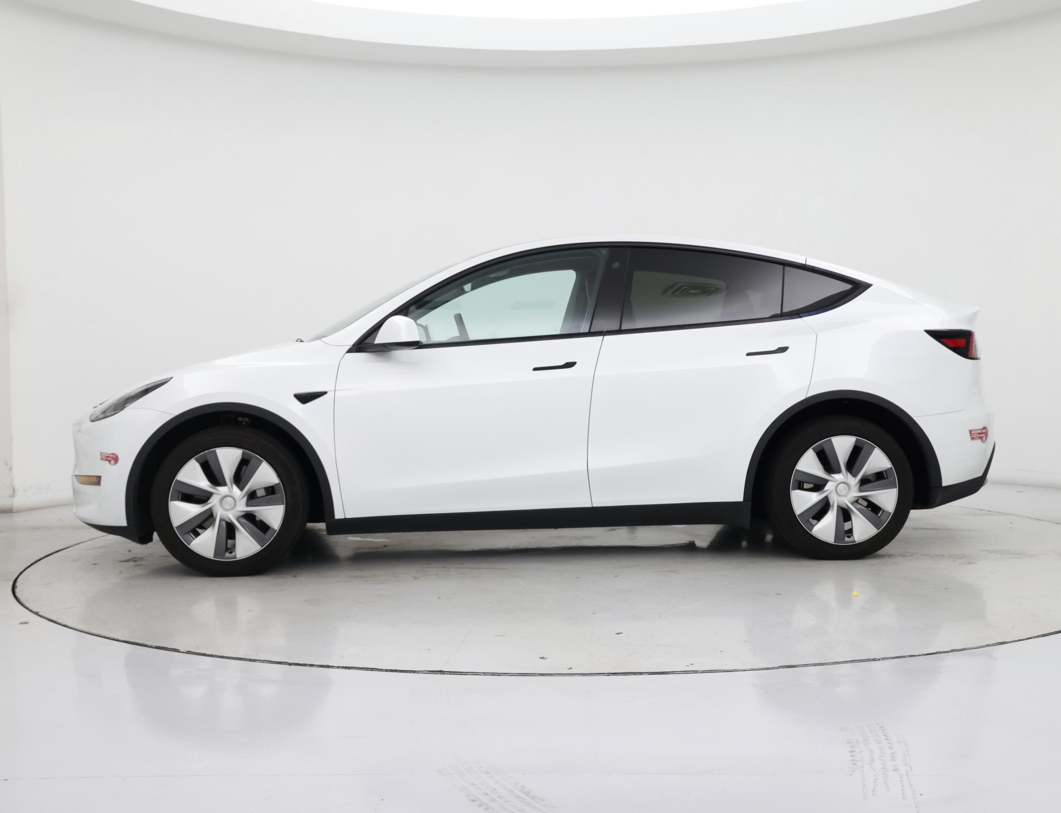 Thumbnail: 2023 Tesla Model Y - 3
