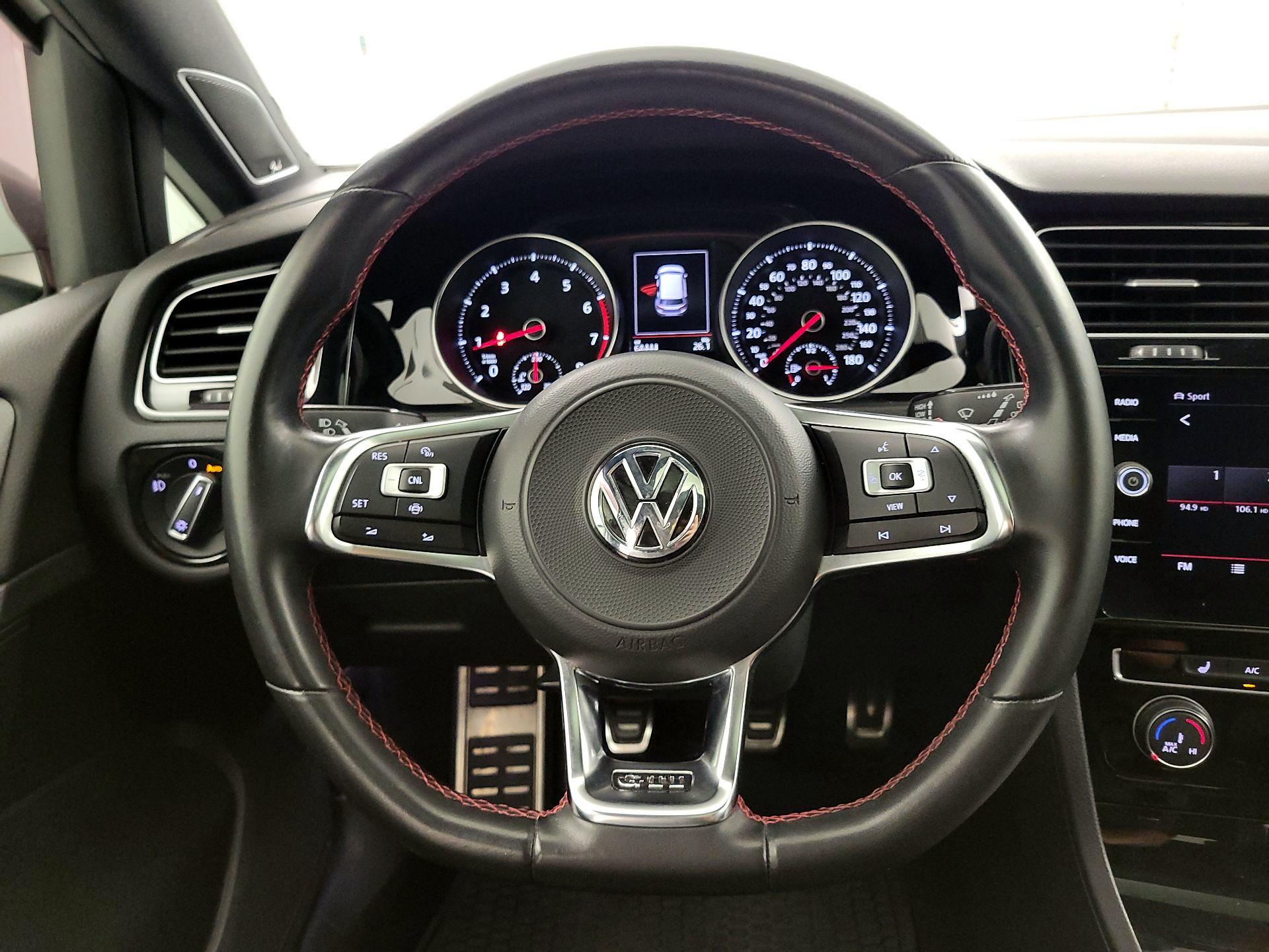 Thumbnail: 2019 Volkswagen Golf - 10