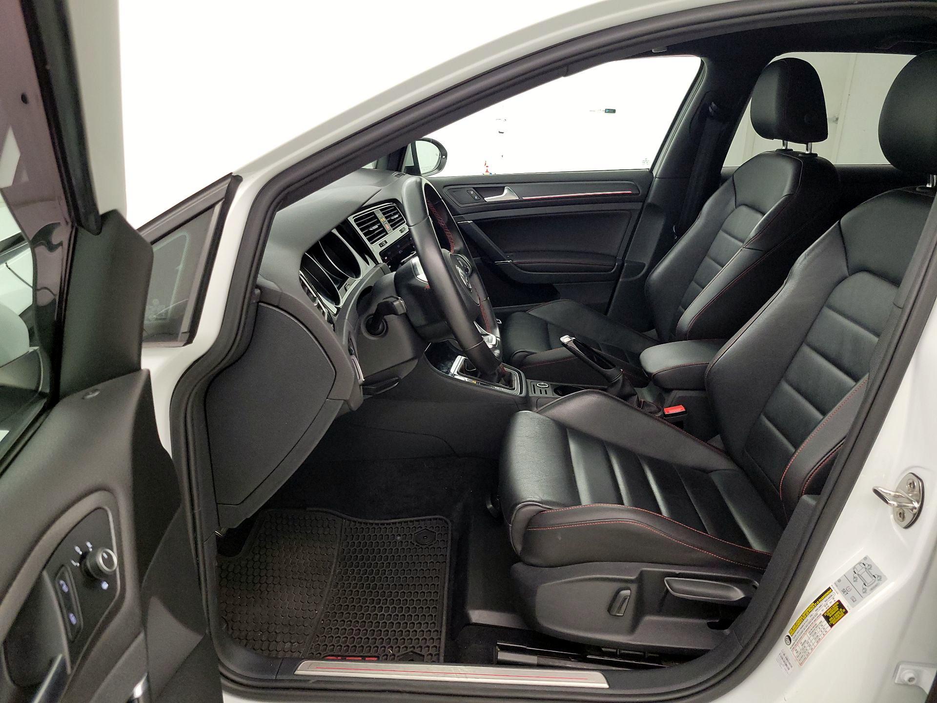 Thumbnail: 2019 Volkswagen Golf - 11