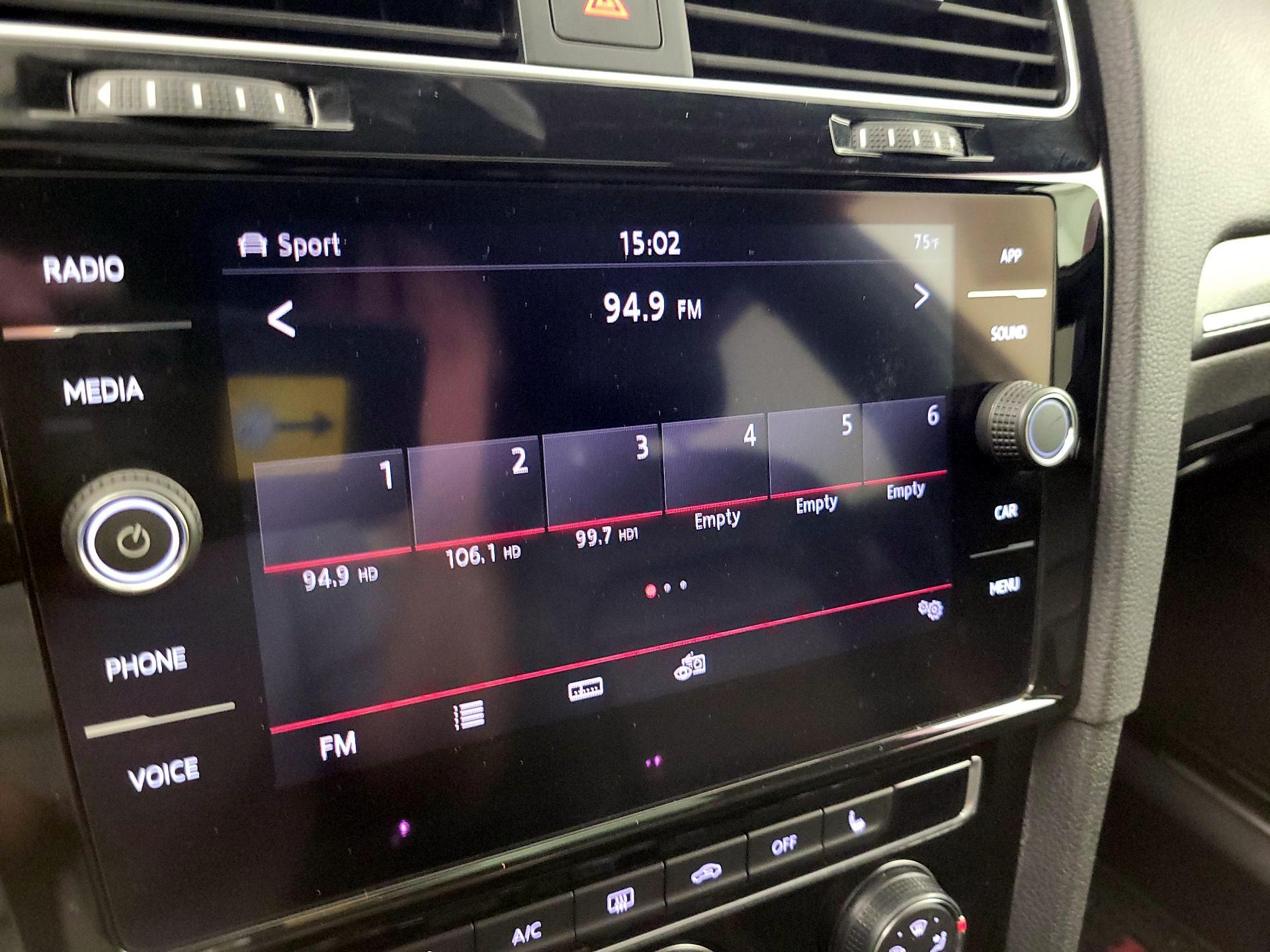 Thumbnail: 2019 Volkswagen Golf - 15