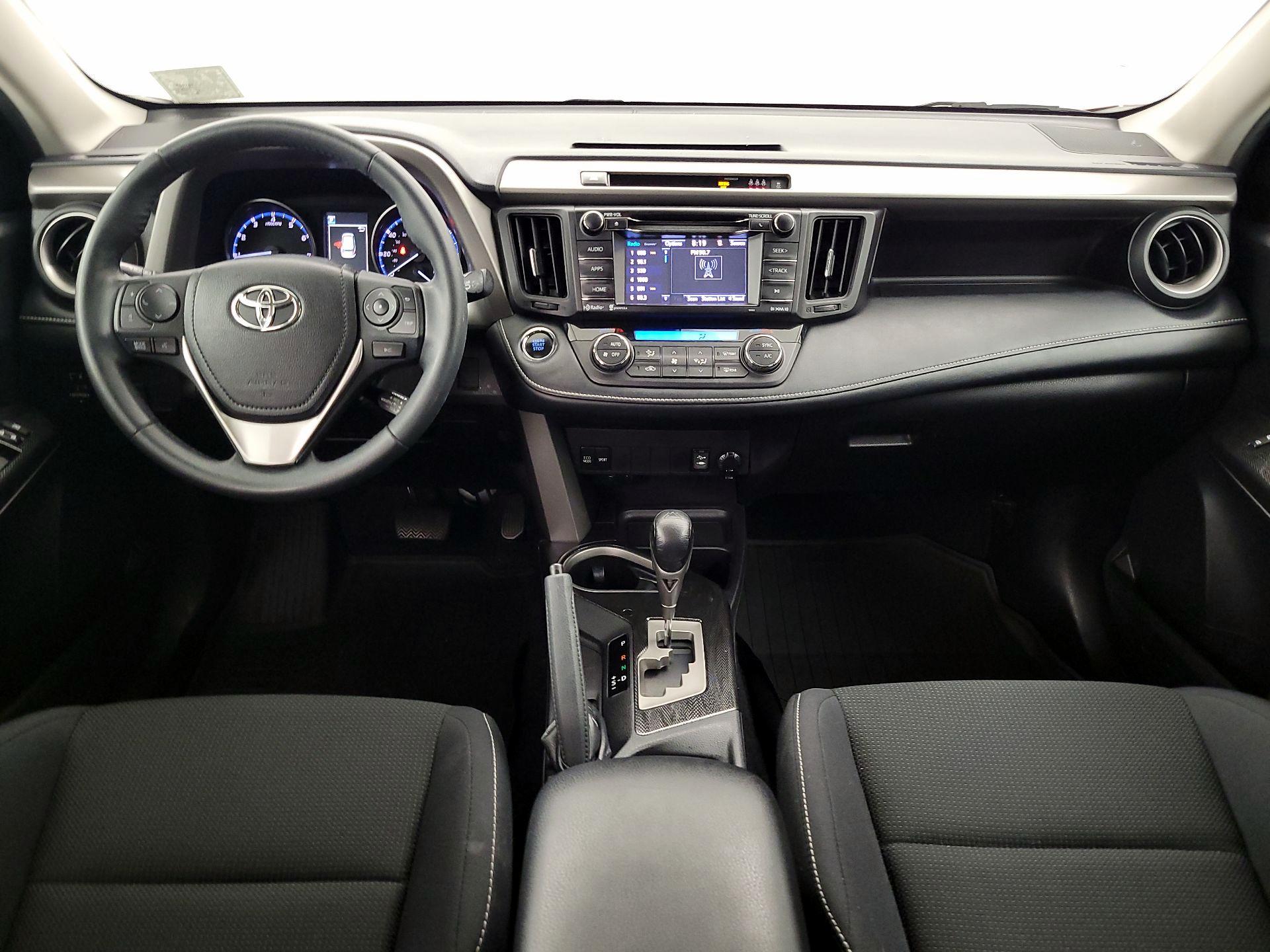 Thumbnail: 2018 Toyota RAV4 - 9