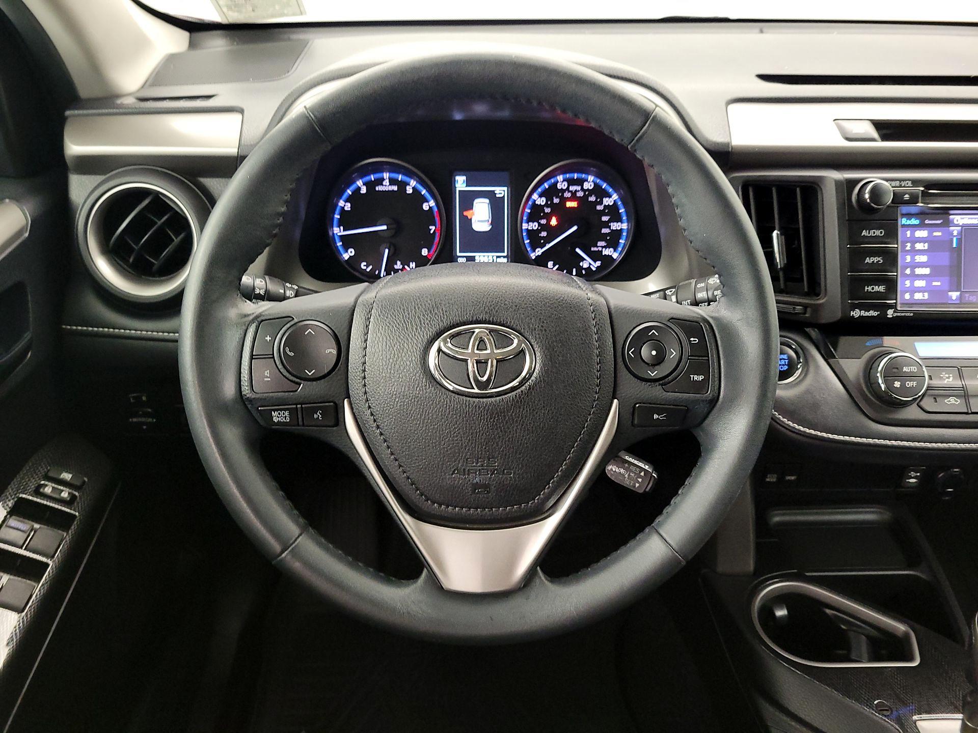 Thumbnail: 2018 Toyota RAV4 - 10