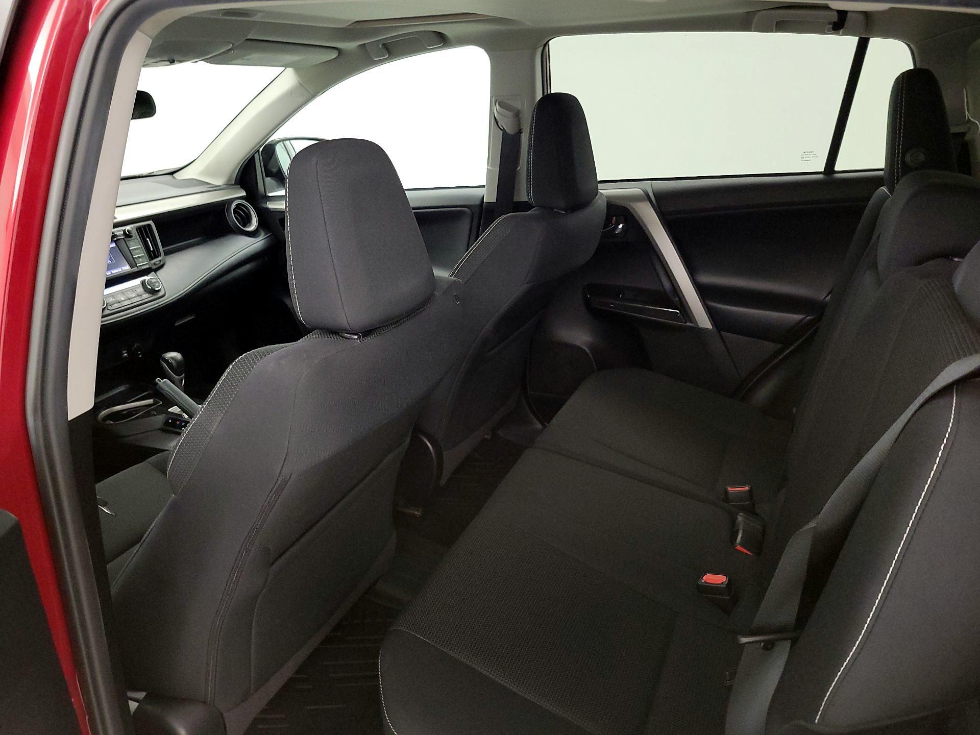 Thumbnail: 2018 Toyota RAV4 - 20