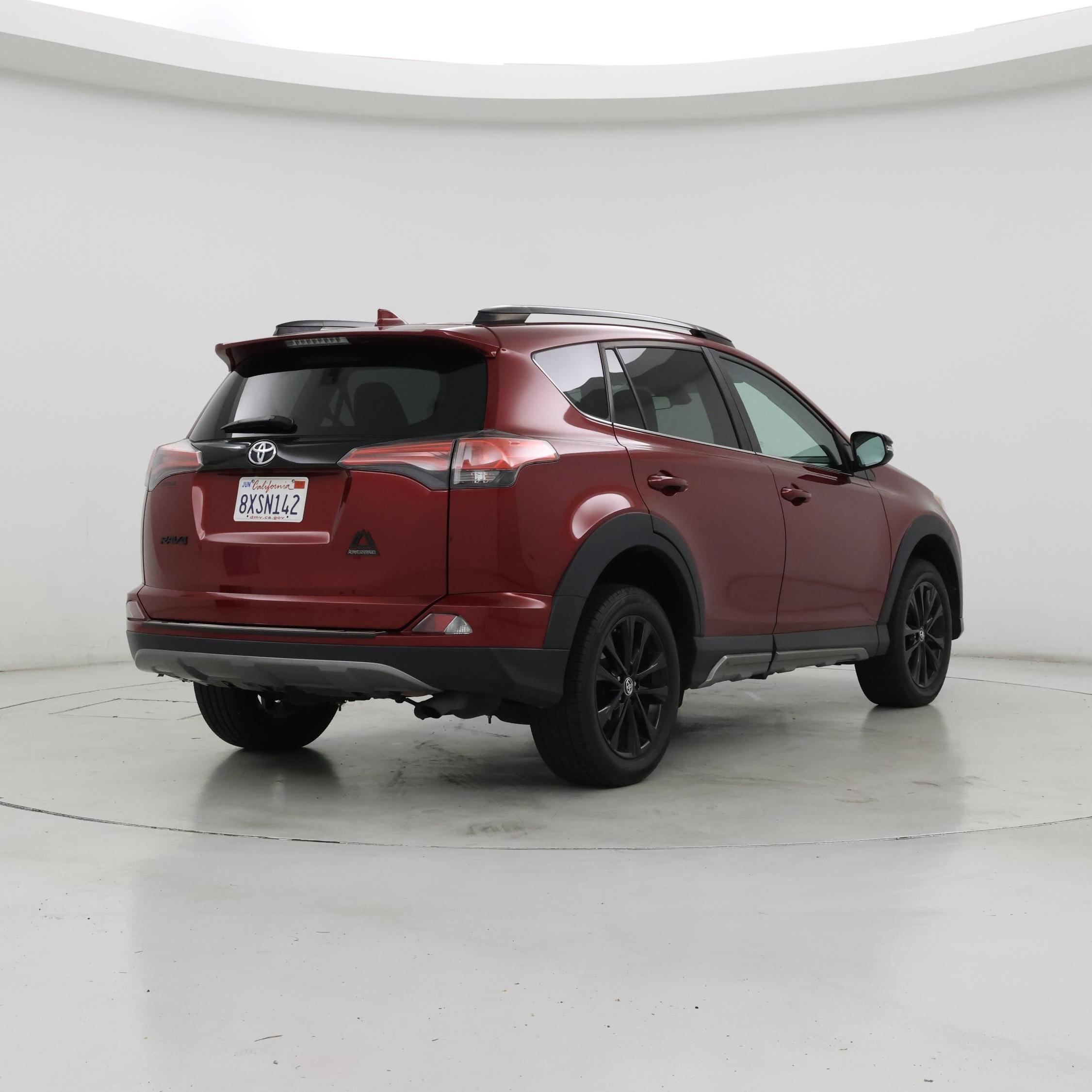 Thumbnail: 2018 Toyota RAV4 - 8