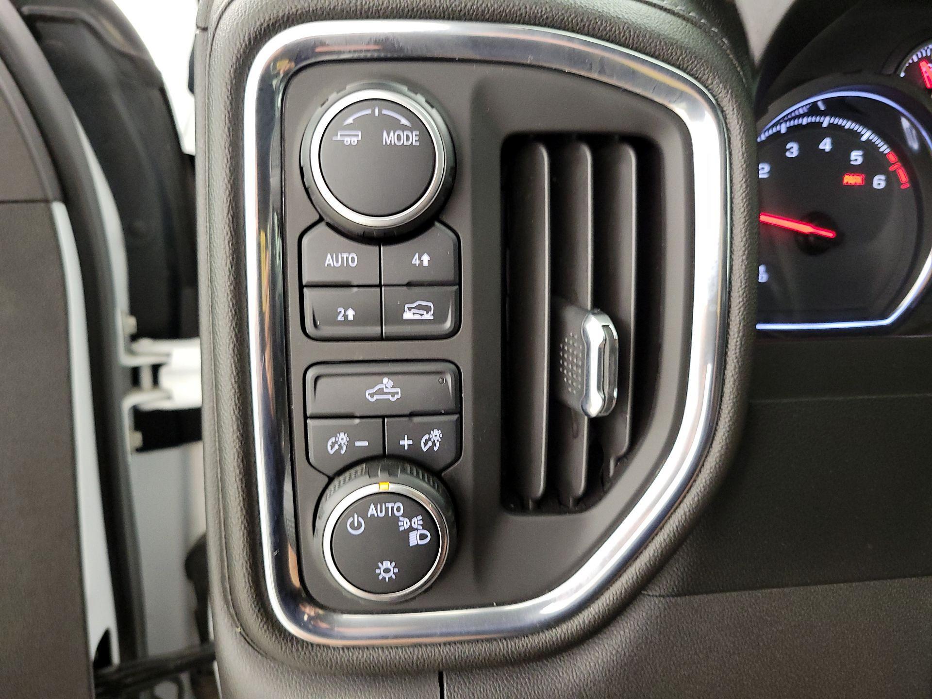 Thumbnail: 2021 Chevrolet Silverado 1500 - 13