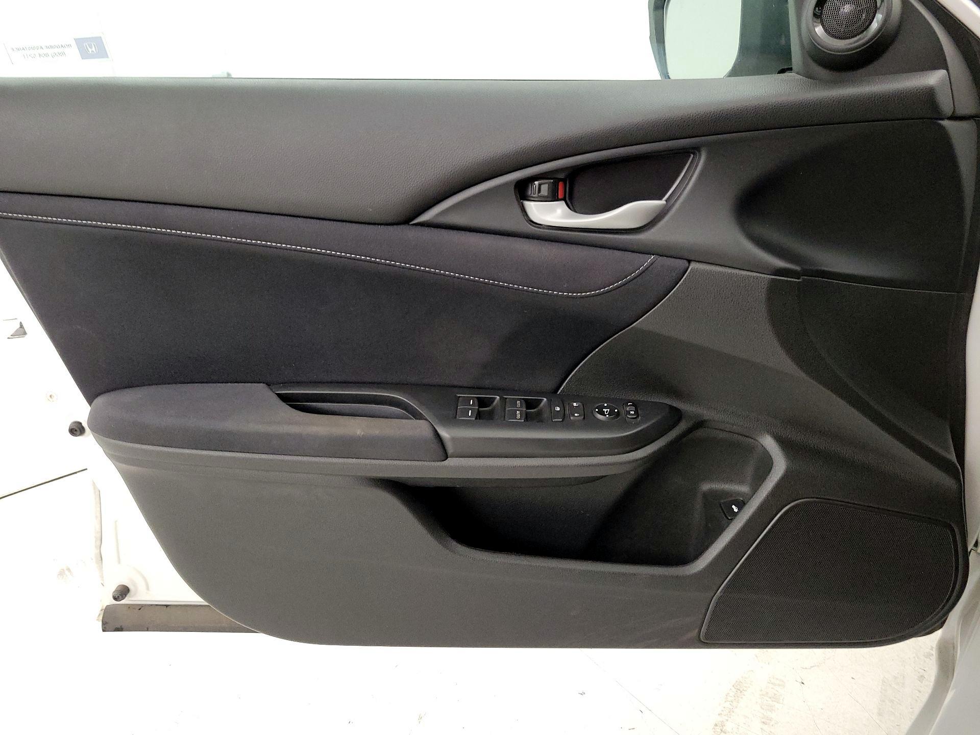 Thumbnail: 2019 Honda Insight - 12