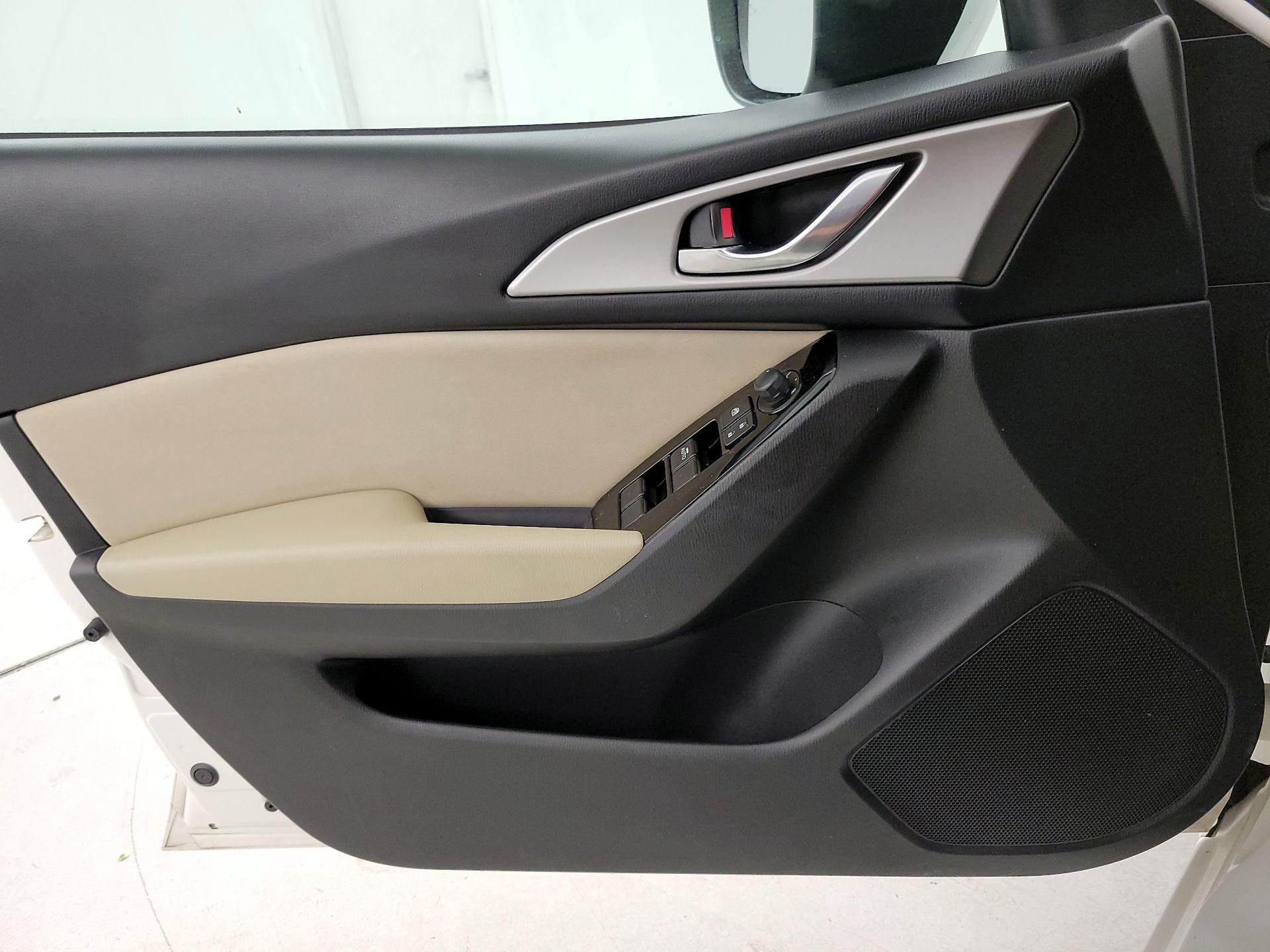 Thumbnail: 2017 Mazda Mazda3 - 12