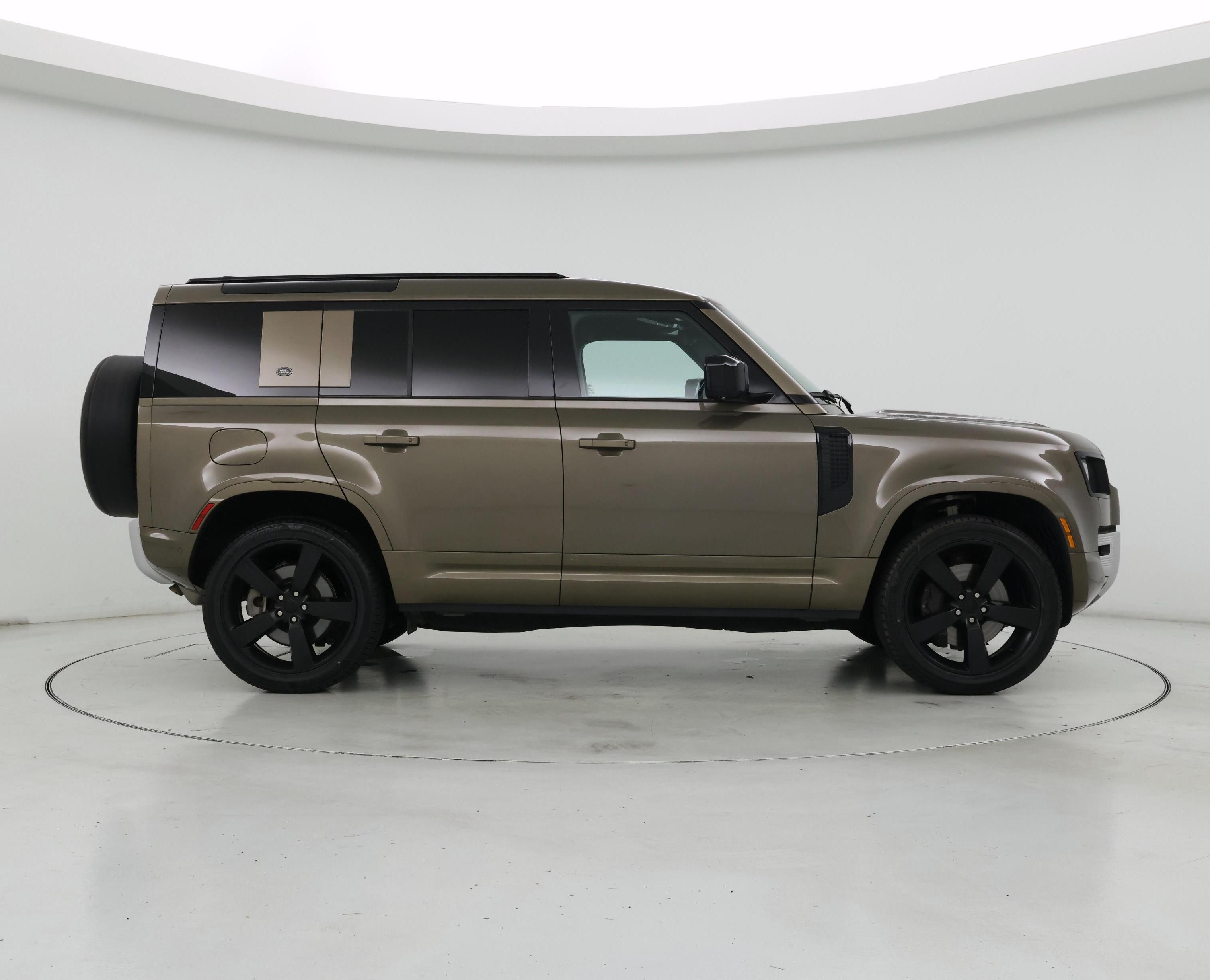 Thumbnail: 2022 Land Rover Defender - 7
