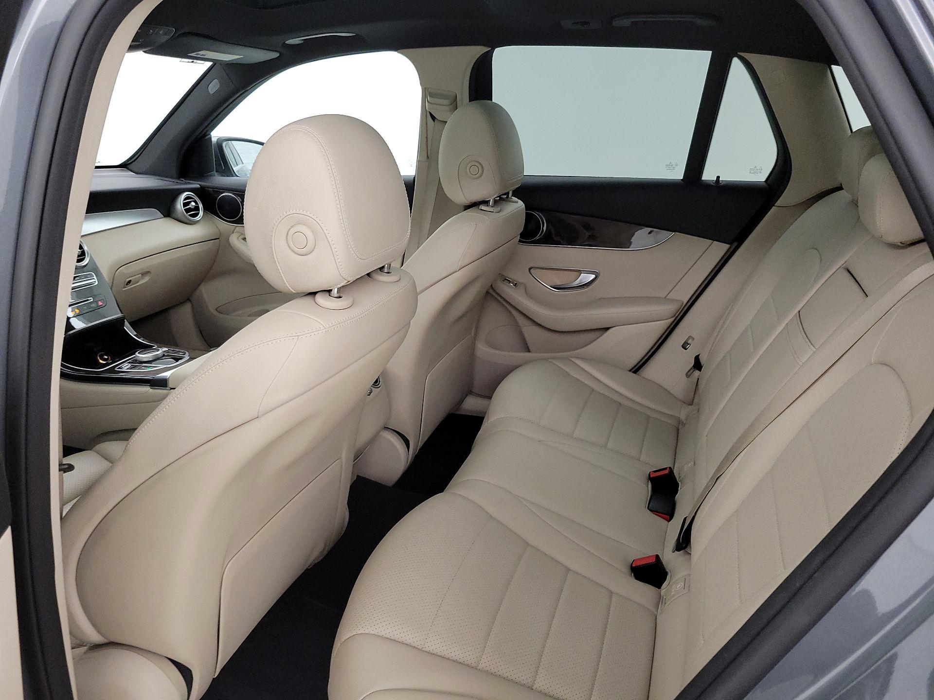 Thumbnail: 2017 Mercedes-Benz GLC - 19